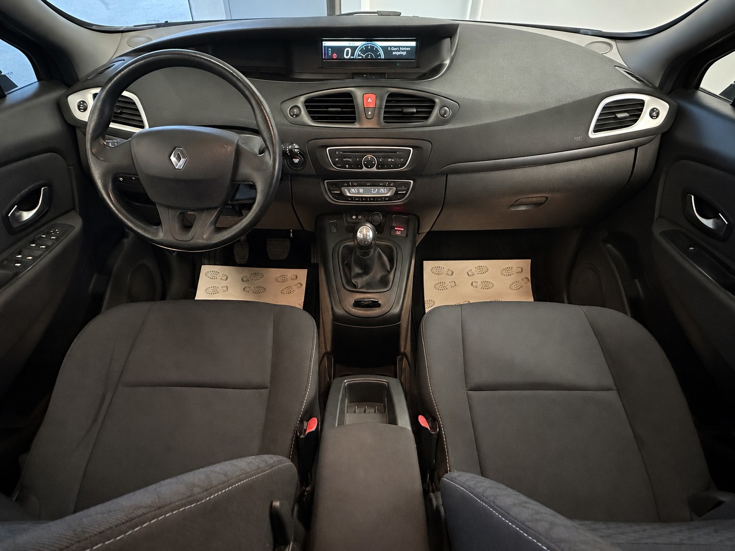 RENAULT Scénic 1.5 dCi Expression-image-9