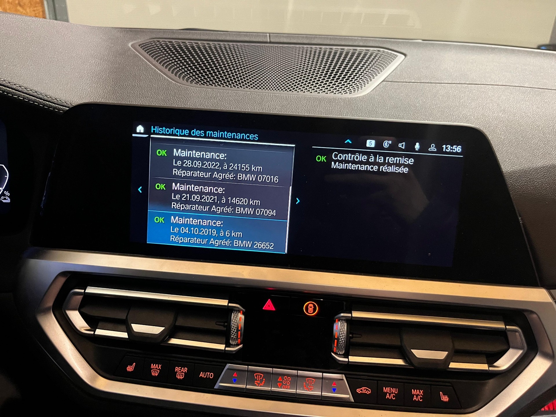 BMW 330e Steptronic Luxury Line-image-26