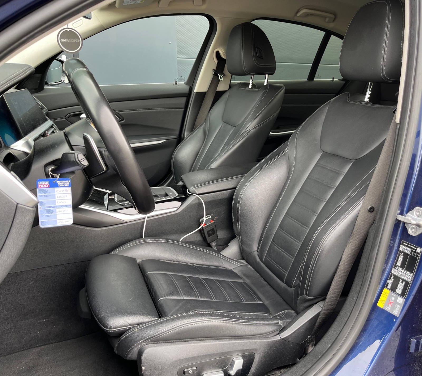 BMW 330e Steptronic Luxury Line-image-14