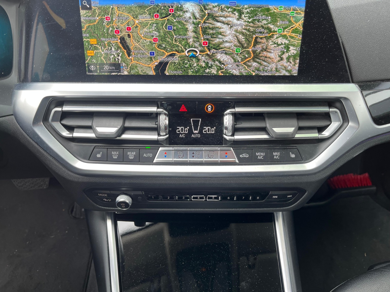 BMW 330e Steptronic Luxury Line-image-22