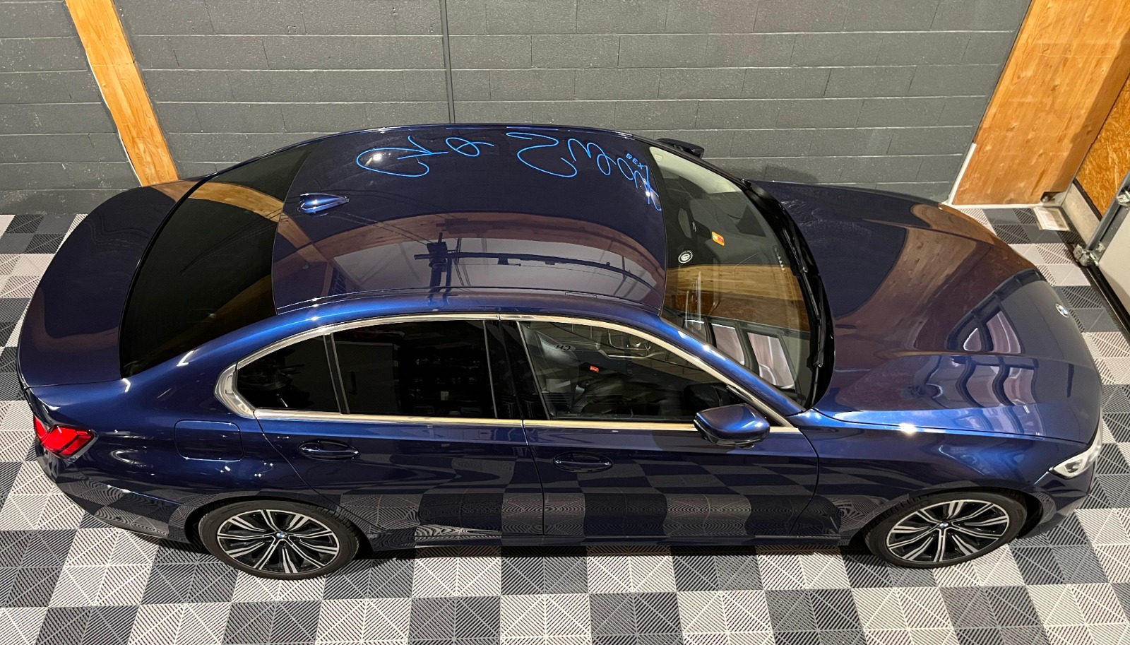 BMW 330e Steptronic Luxury Line-image-1