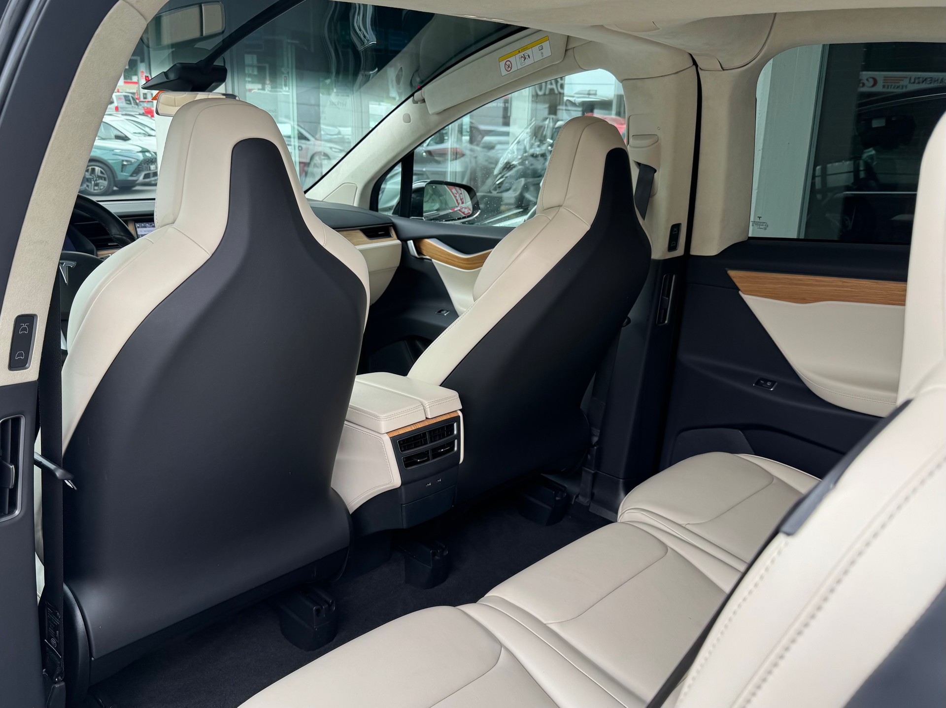 TESLA Model X 100 D-image-11