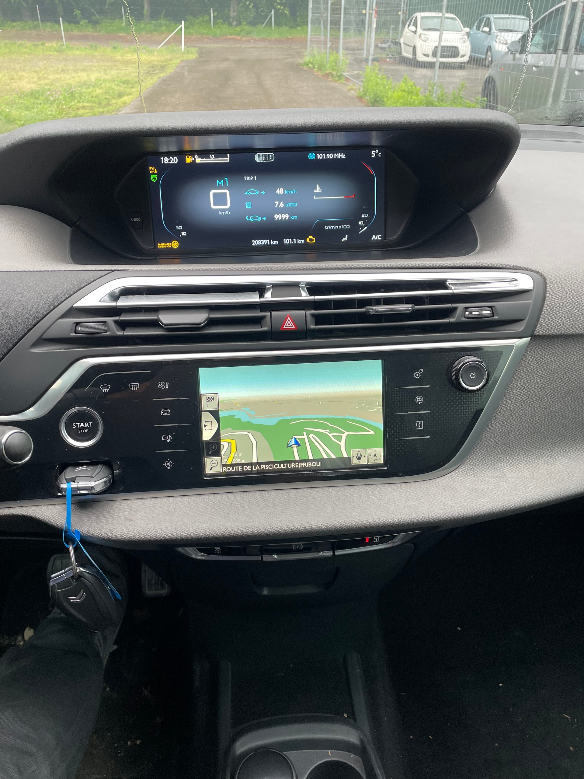 CITROEN Grand C4 Picasso 1.6i 16V e-THP Exclusive-image-8