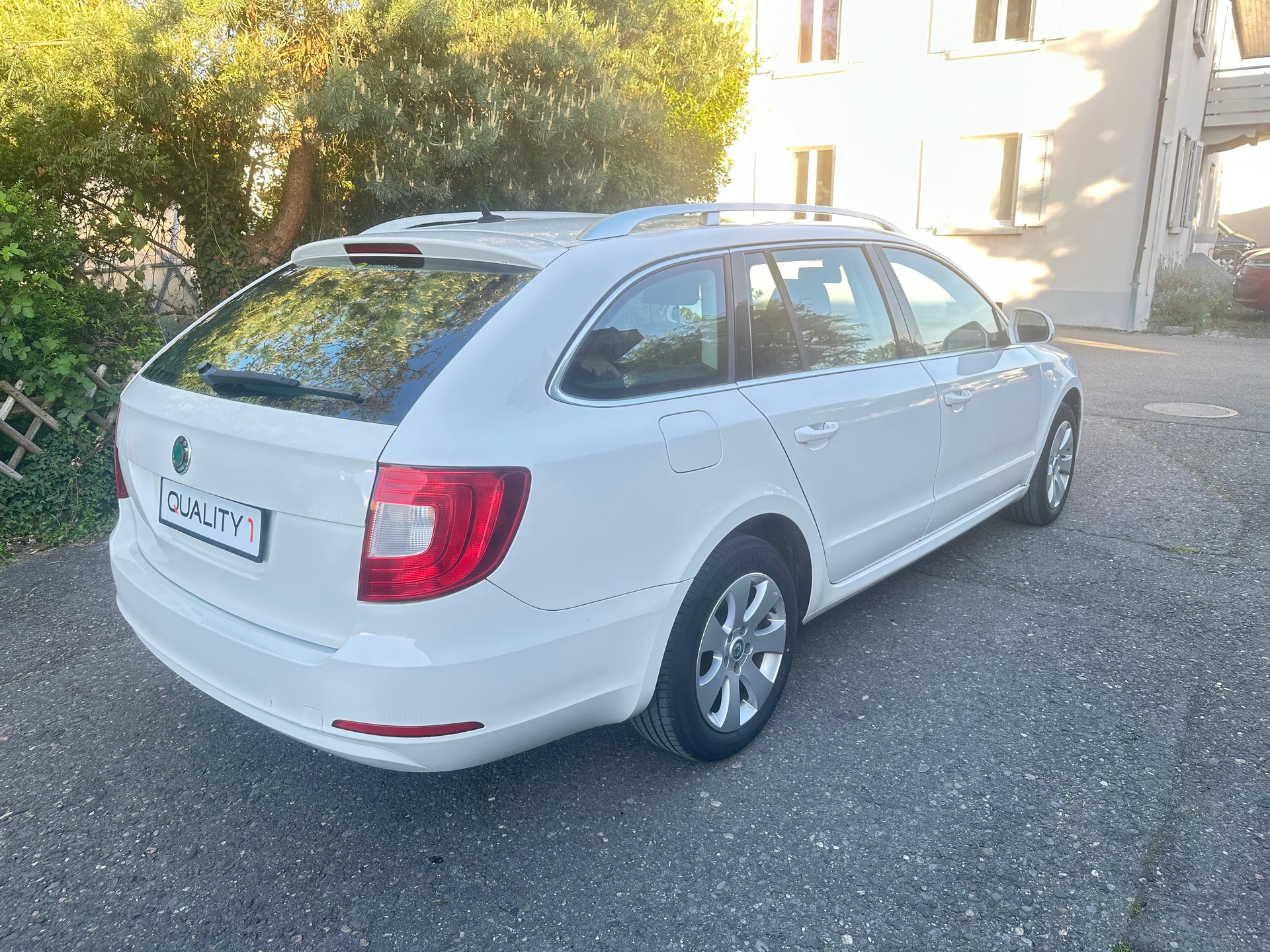 SKODA Superb Combi 1.8 TSI Elegance-image-3