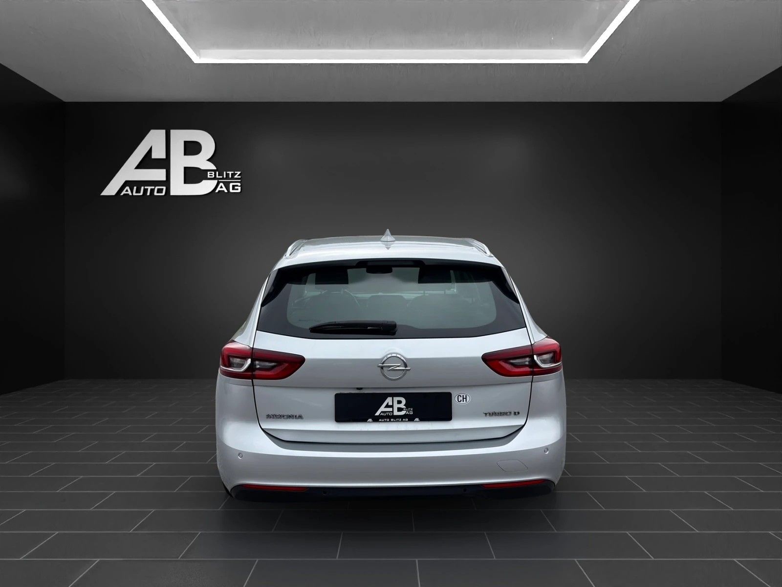 OPEL Insignia 2.0 CDTI Sports Tourer Edition-image-3