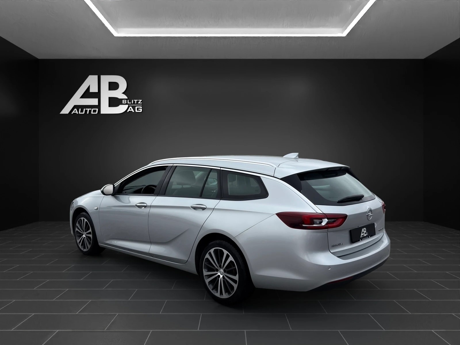 OPEL Insignia 2.0 CDTI Sports Tourer Edition-image-2
