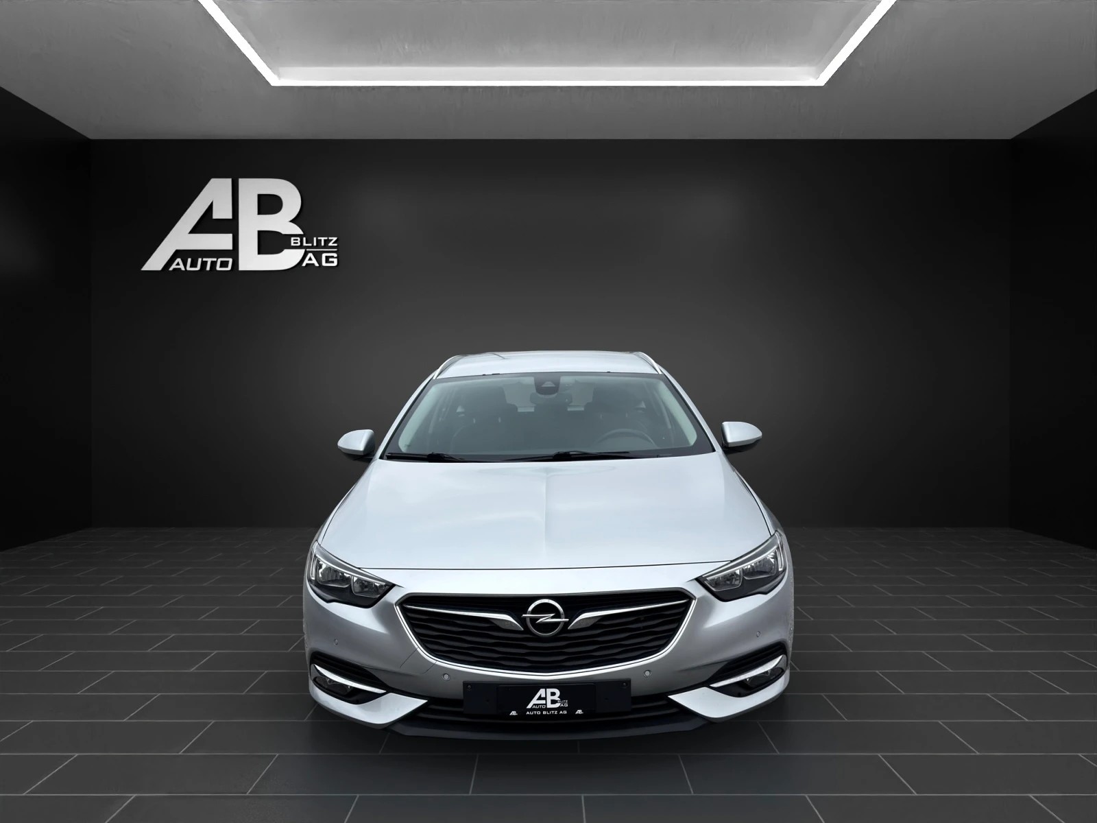 OPEL Insignia 2.0 CDTI Sports Tourer Edition-image-0