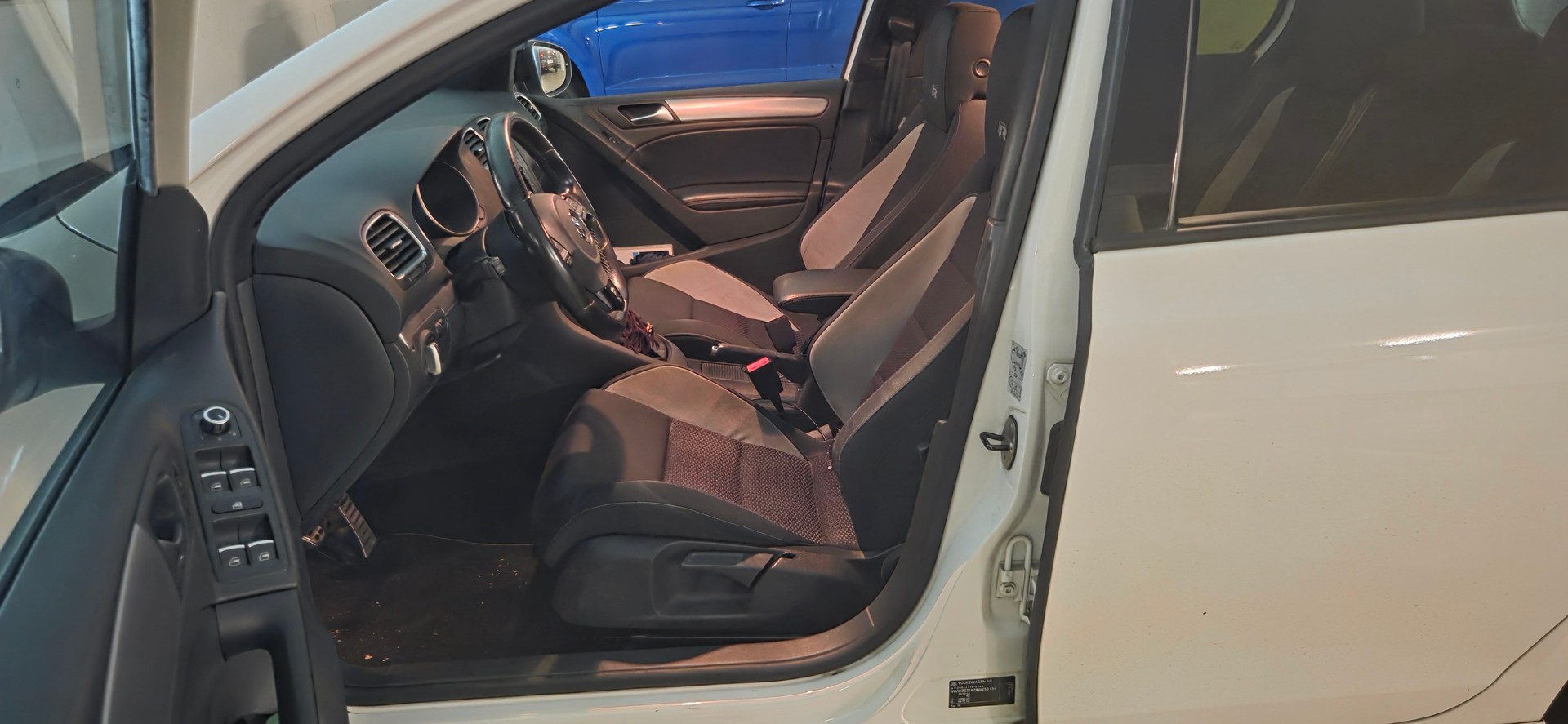VW 2.0 TSI R 4motion-image-4