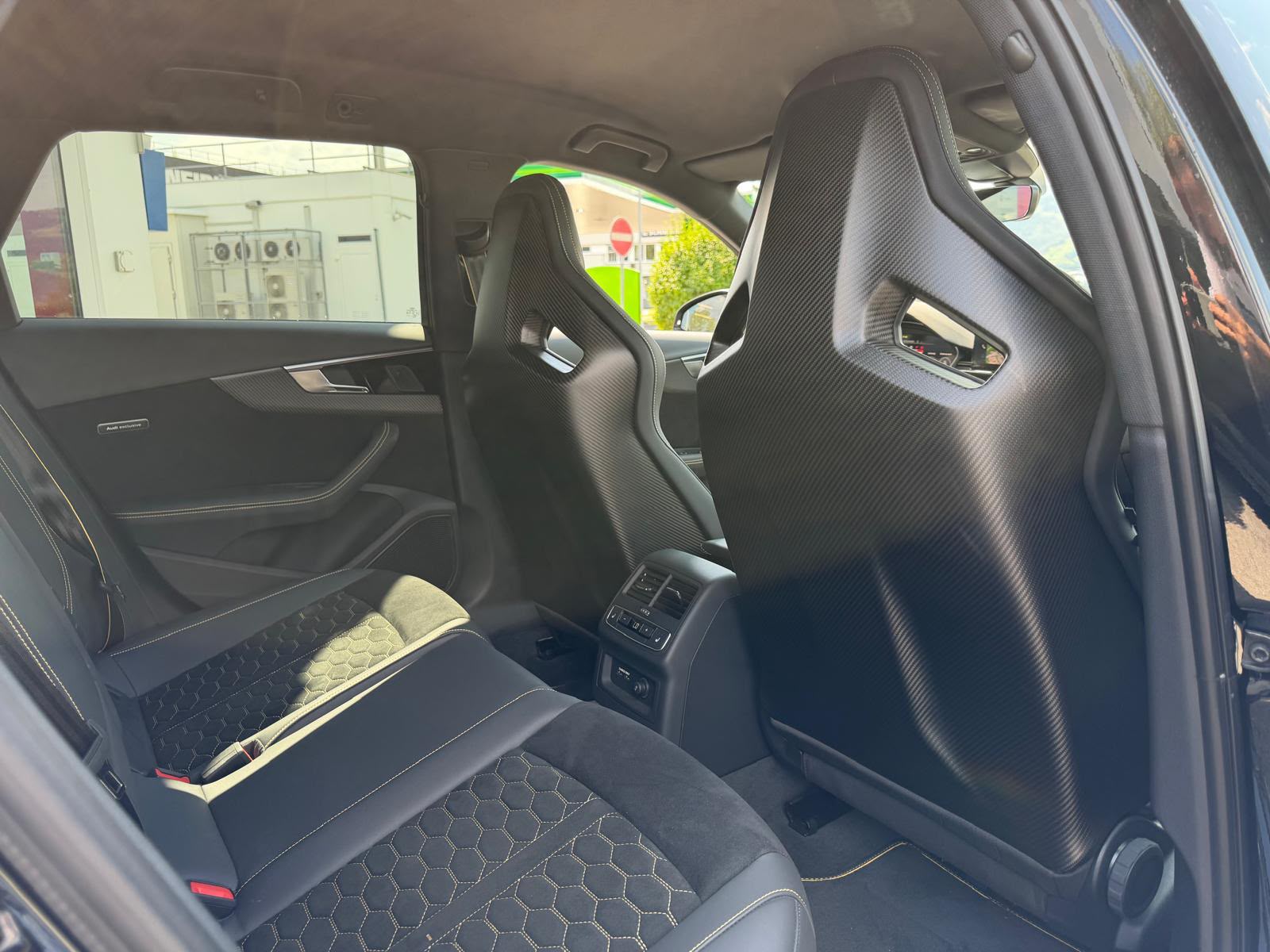 AUDI RS4 Avant 25 year edition quattro tiptronic-image-10