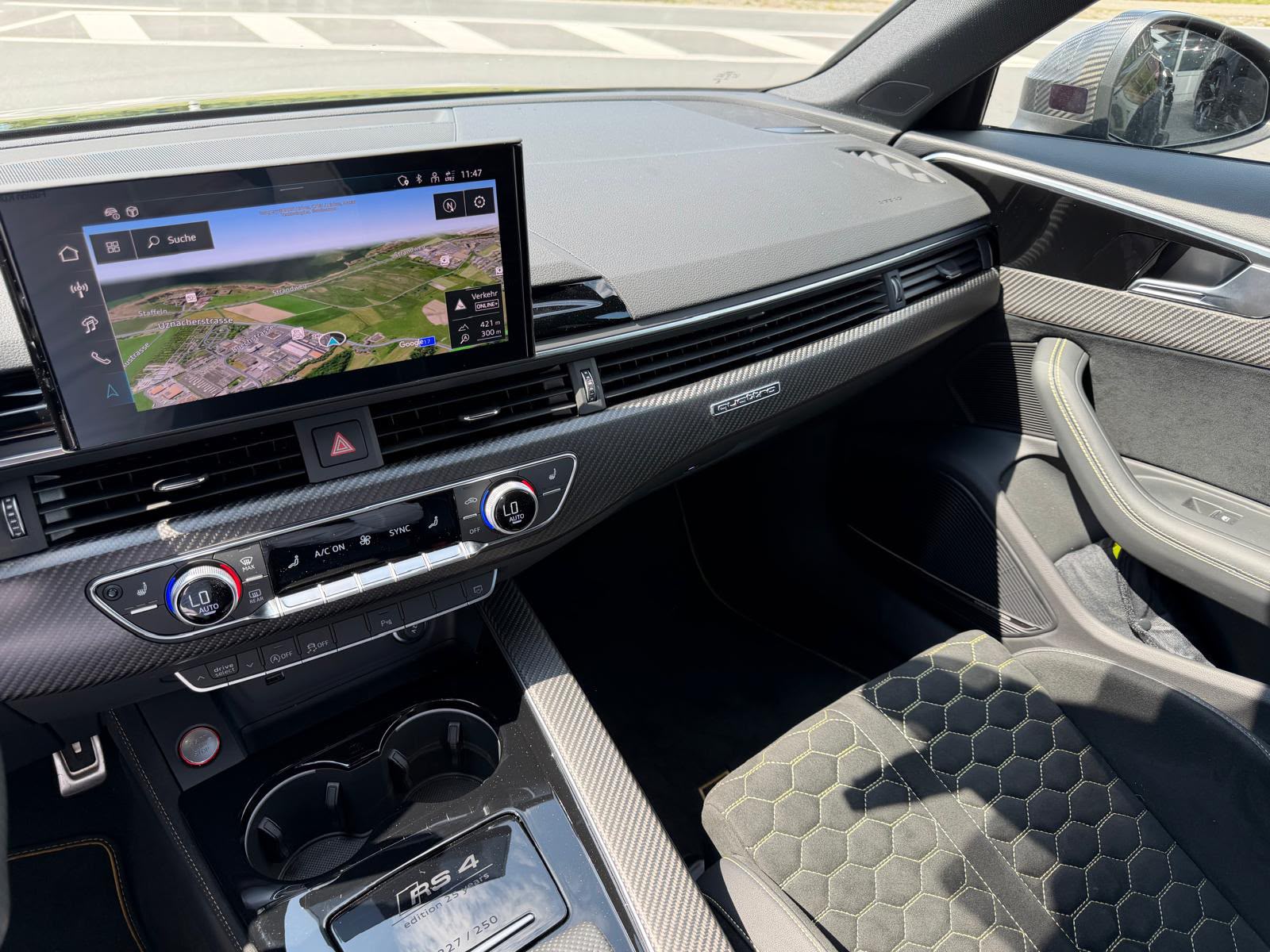 AUDI RS4 Avant 25 year edition quattro tiptronic-image-15