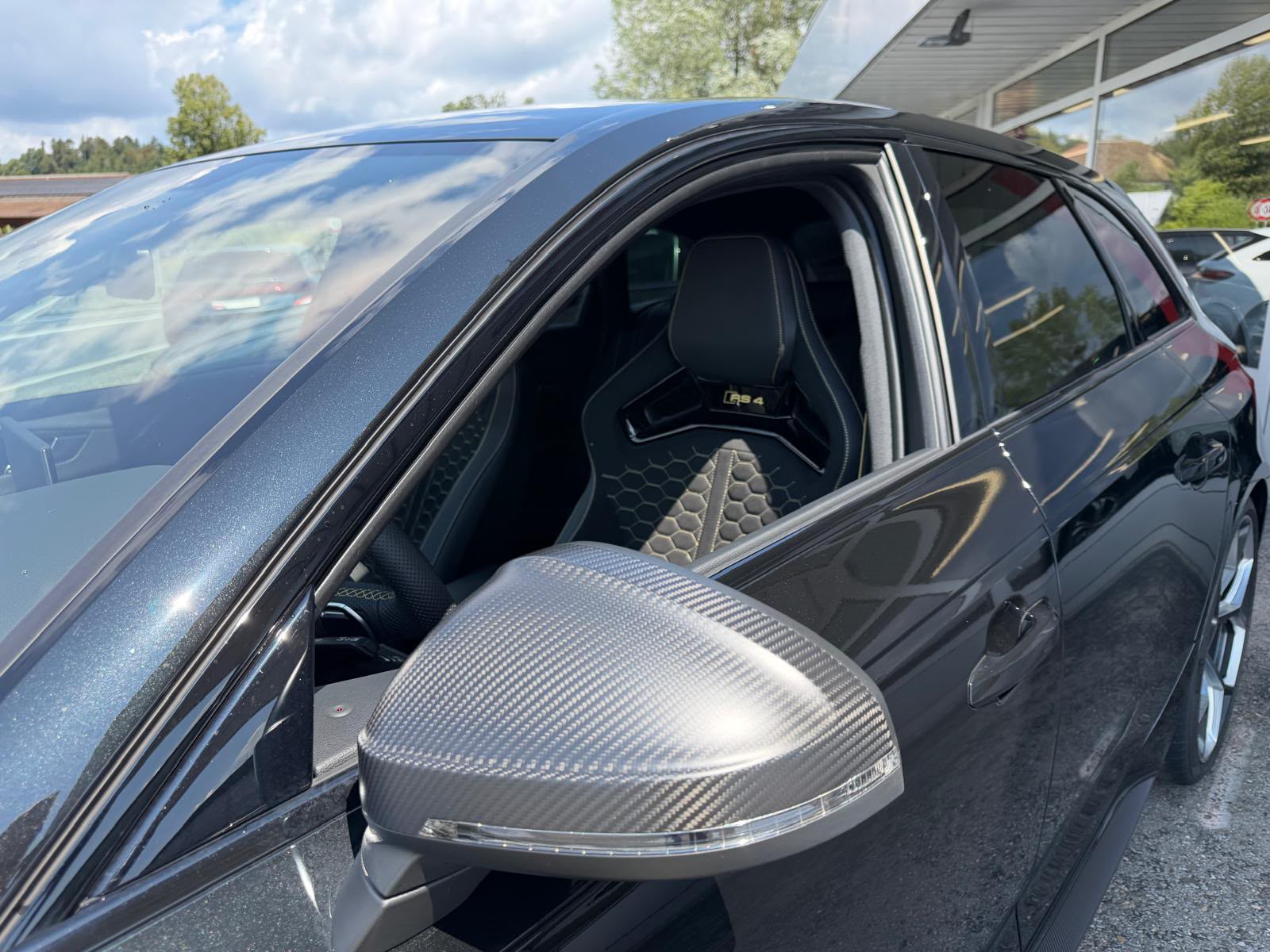 AUDI RS4 Avant 25 year edition quattro tiptronic-image-7