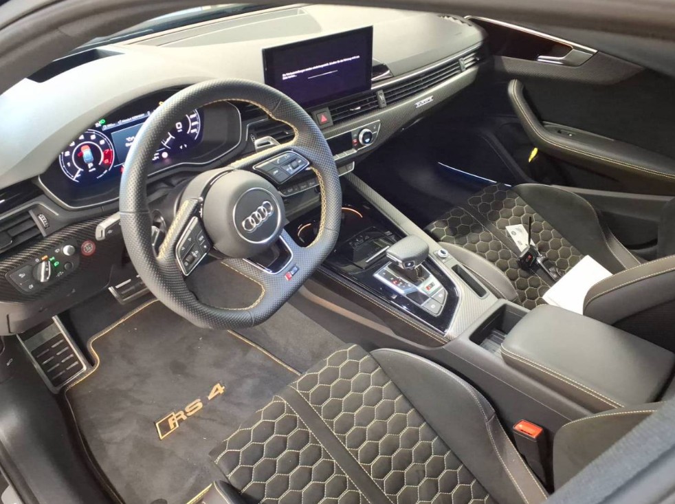 AUDI RS 4 Avant quattro tiptronic Edition 25 / 1/250-image-6