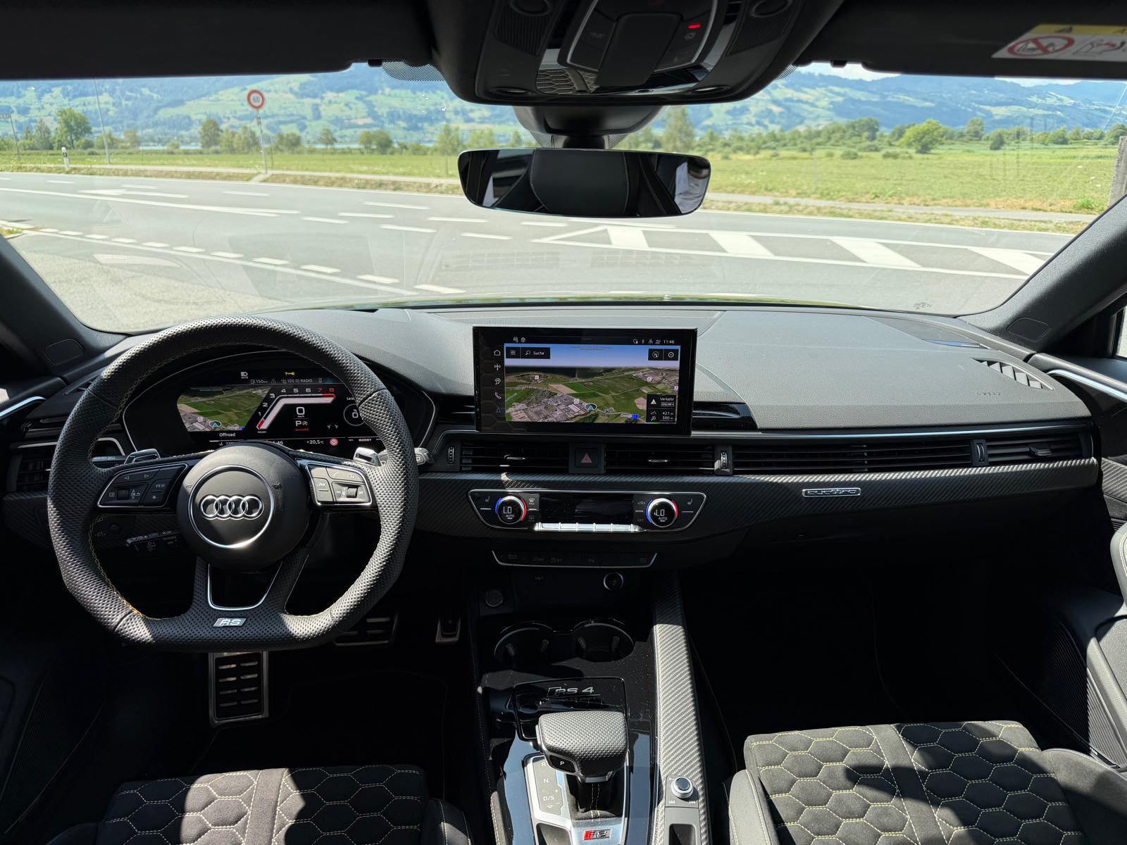 AUDI RS4 Avant 25 year edition quattro tiptronic-image-14