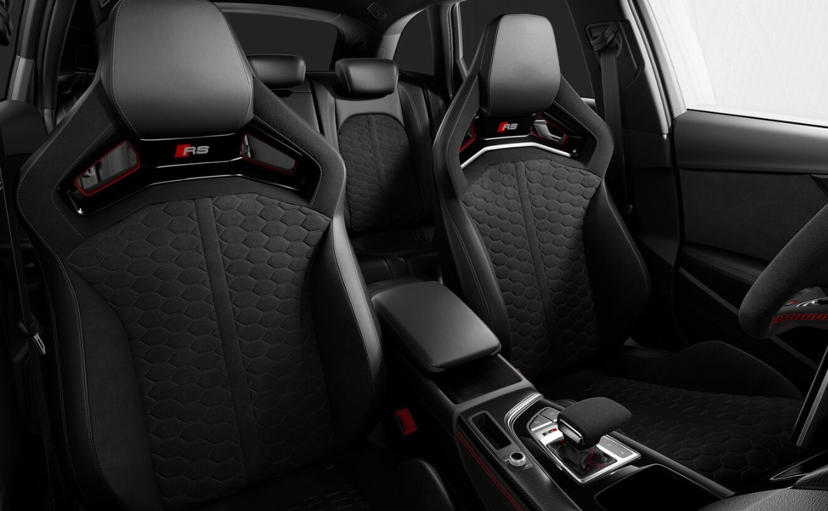 AUDI RS4 Avant 25 year edition quattro tiptronic-image-4