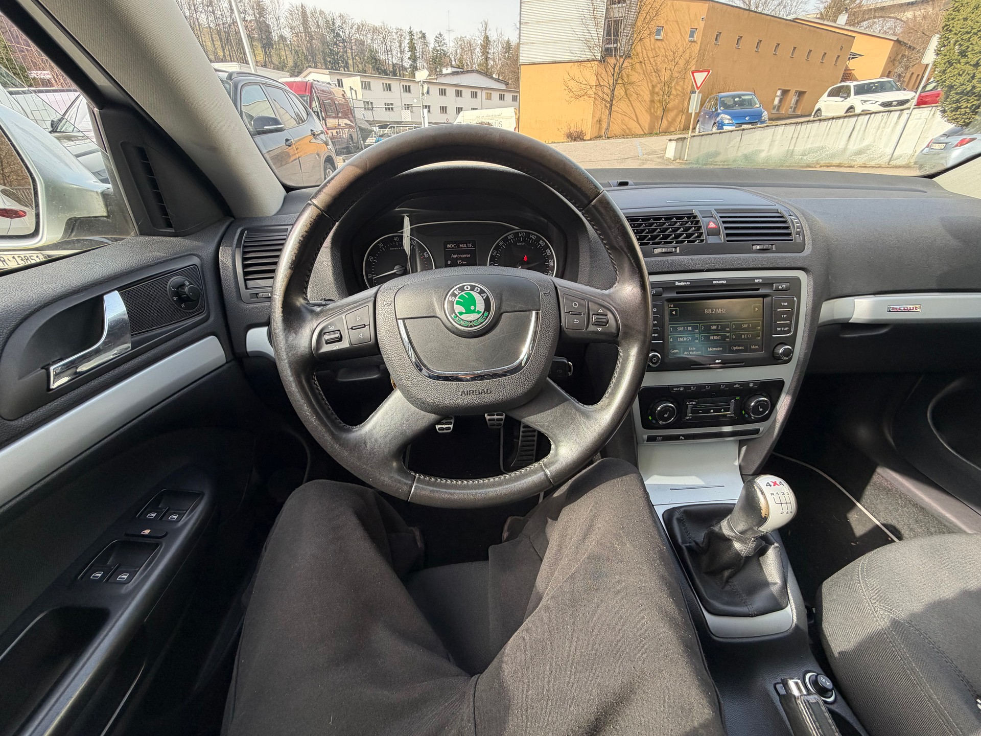 SKODA Octavia Scout 1.8 FSI 4x4-image-25