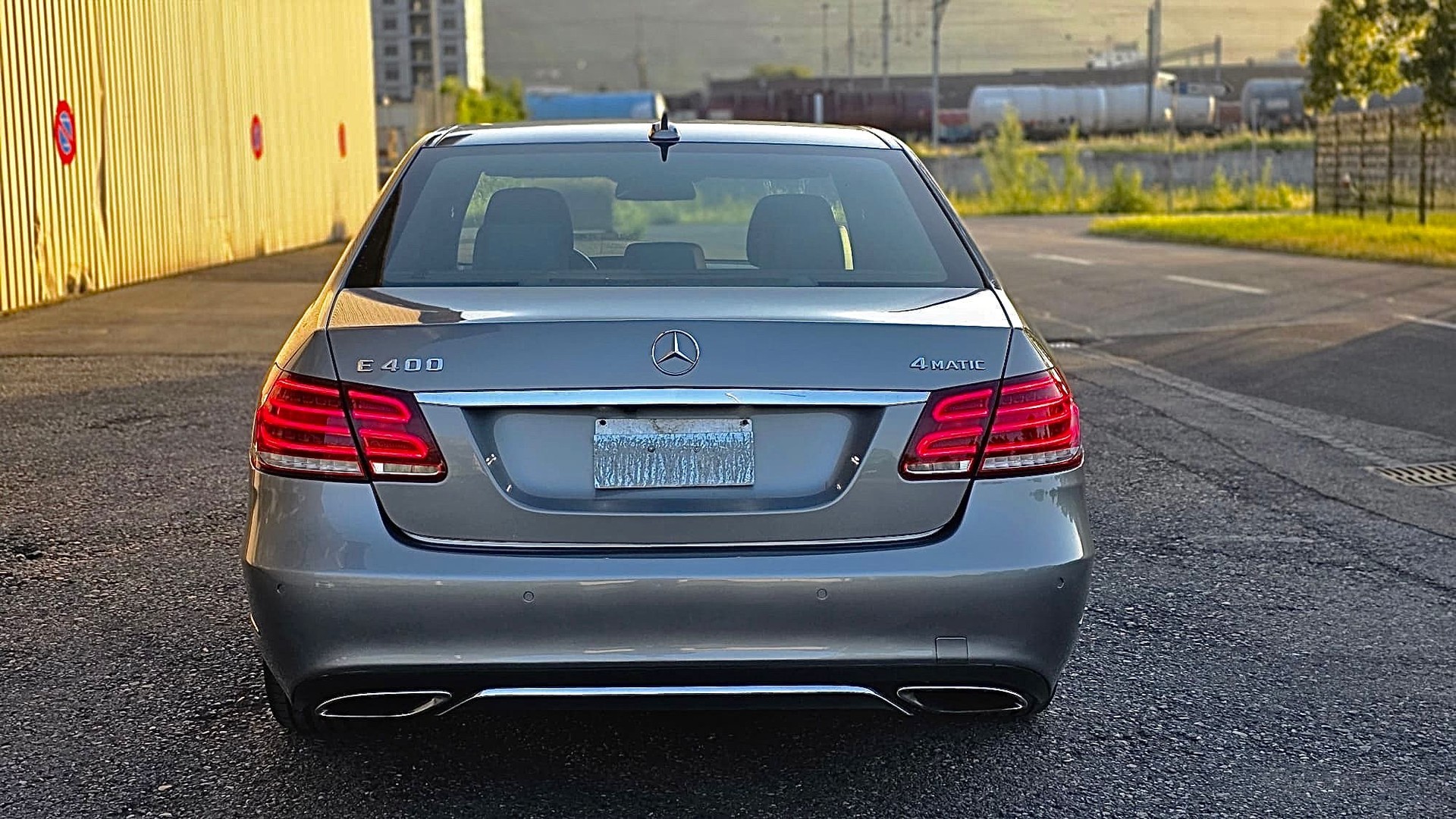 MERCEDES-BENZ E 400 Avantgarde 4Matic 7G-Tronic-image-4