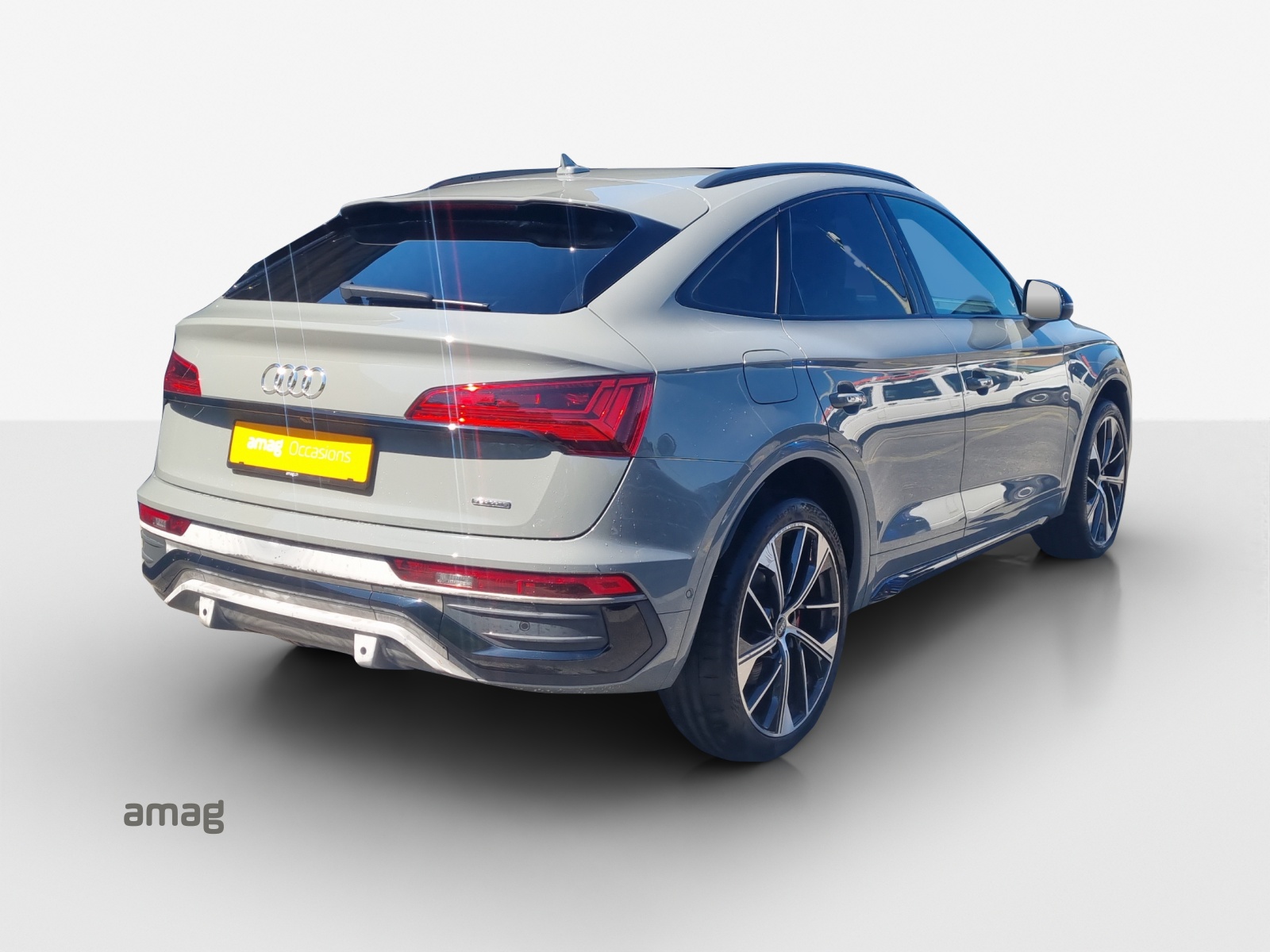 AUDI Q5 Sportback 45 TFSI Black Edition quattro S-tronic-image-4