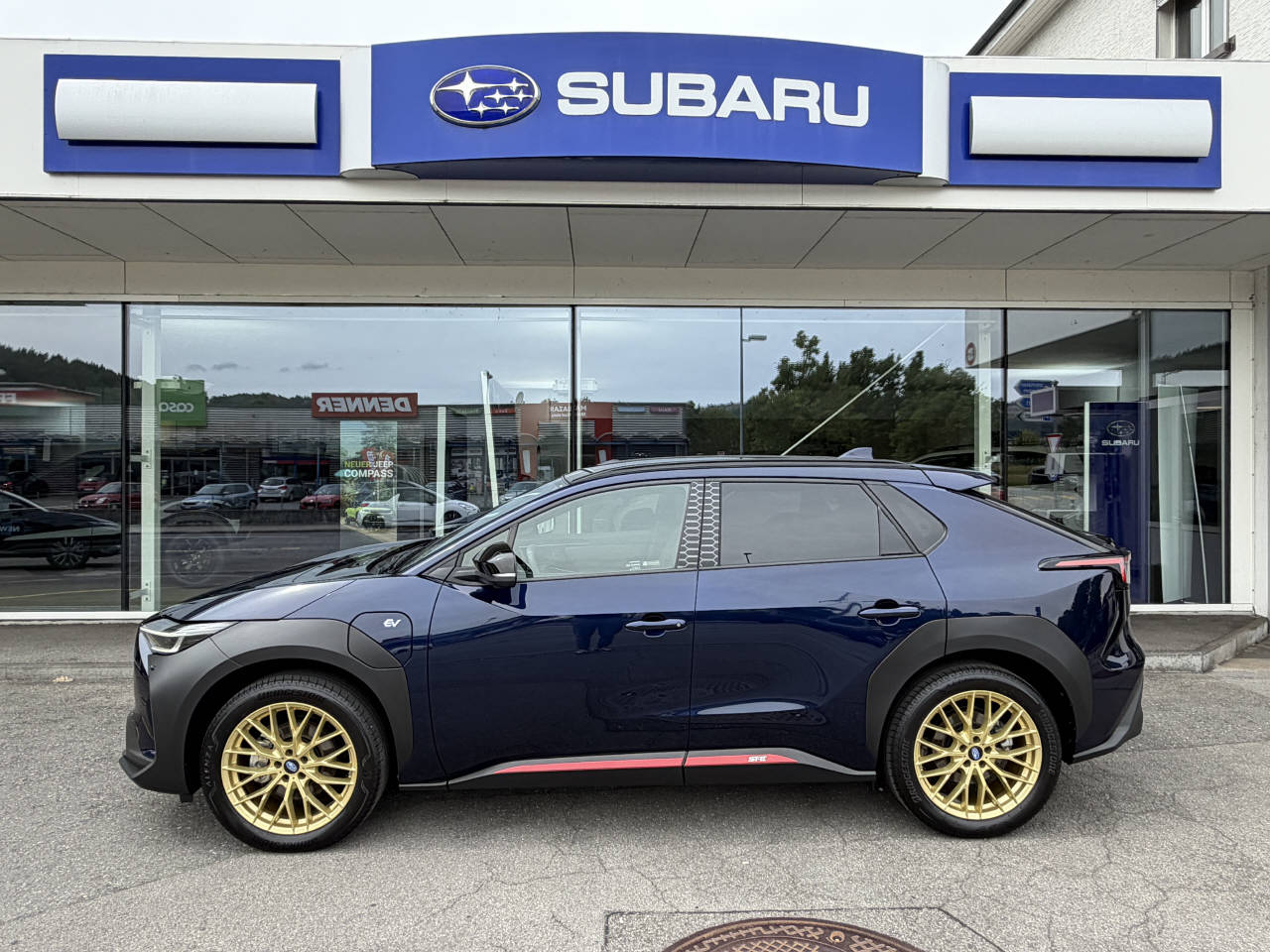 SUBARU Solterra eV Luxury AWD-image-0