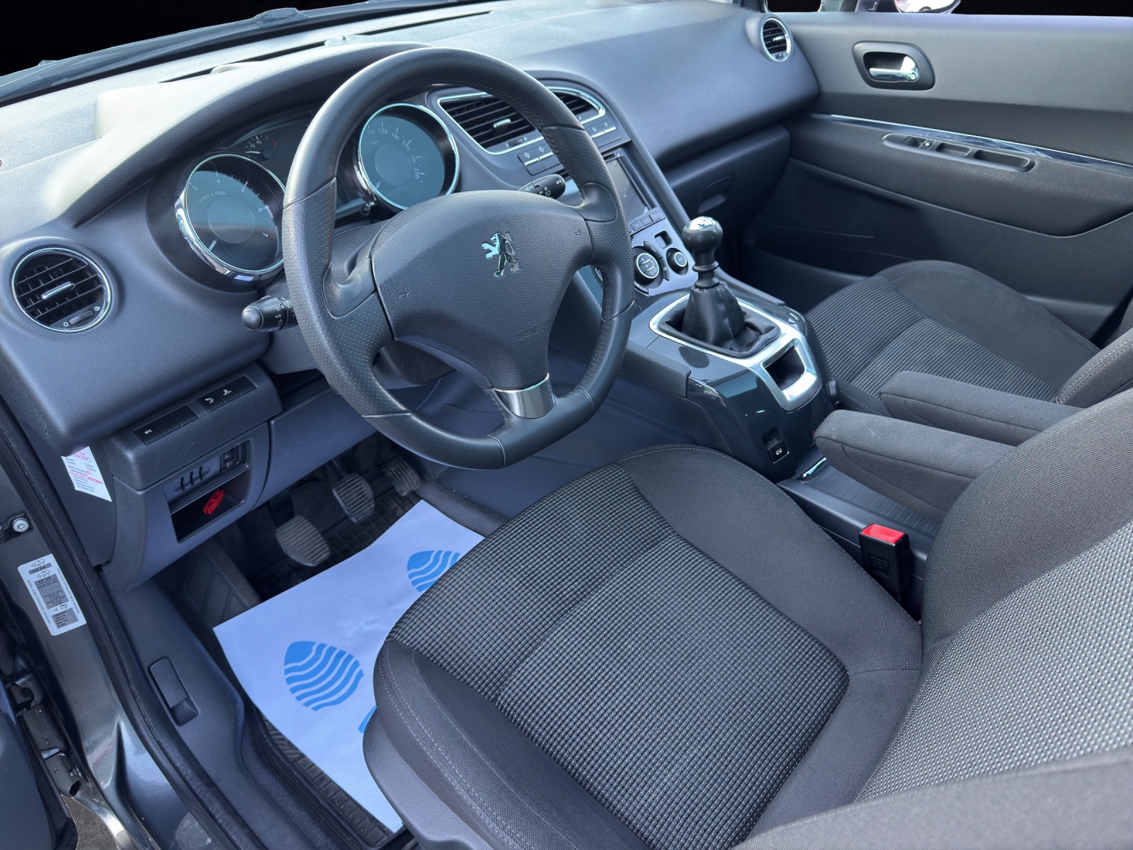 PEUGEOT 5008 1.6 16V T Sport Pack 156-PS 7-Plätzer Frisch MFK & abService Schweizer Fahrzeug aus erster Schweizer Hand-image-7
