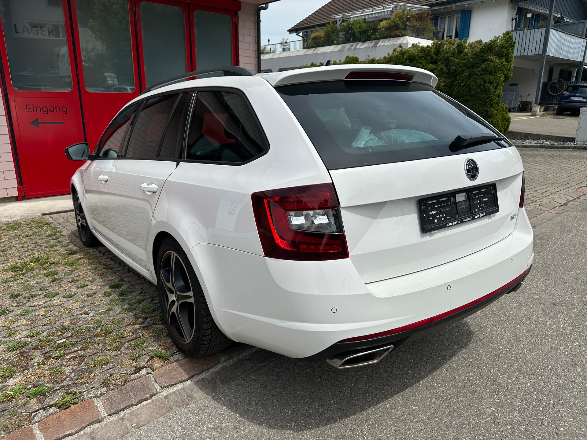 SKODA Octavia Combi 2.0 TSI RS DSG-image-5