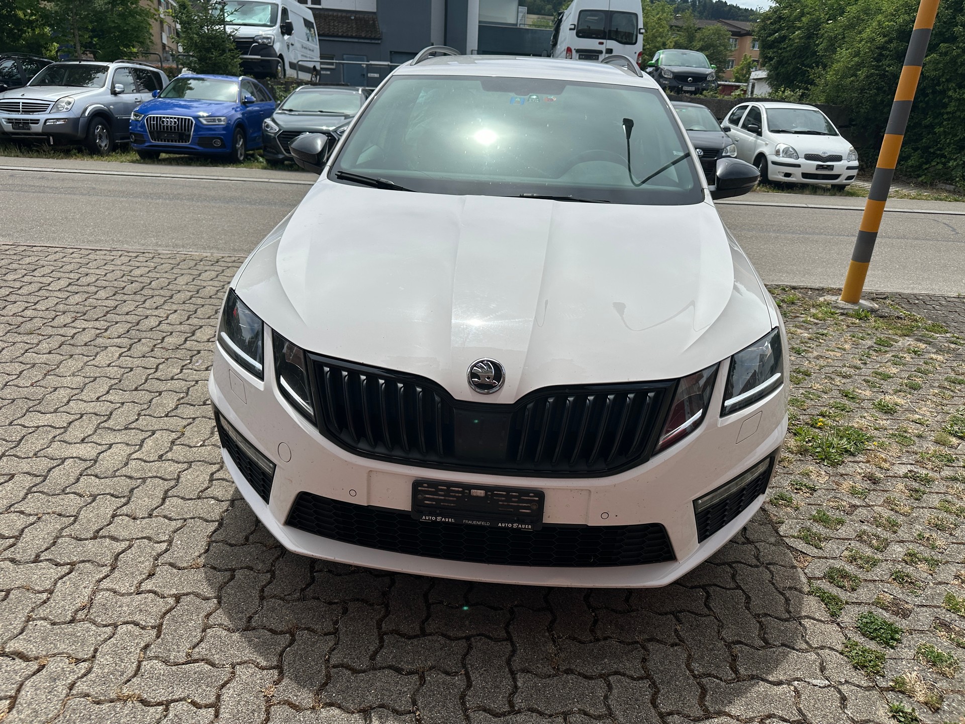 SKODA Octavia Combi 2.0 TSI RS DSG-image-1