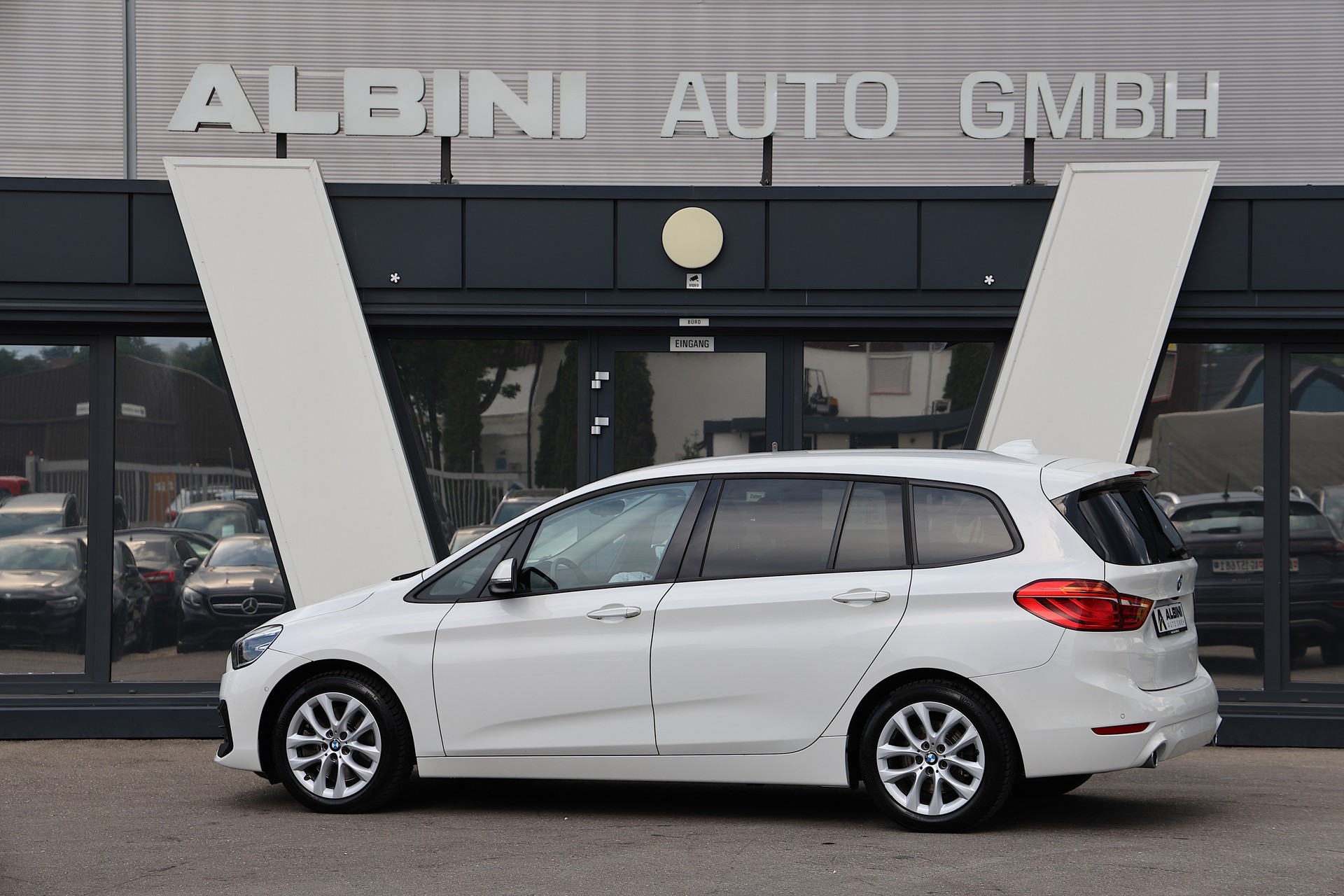 BMW 220d xDrive Gran Tourer Steptronic-showroom-element-2