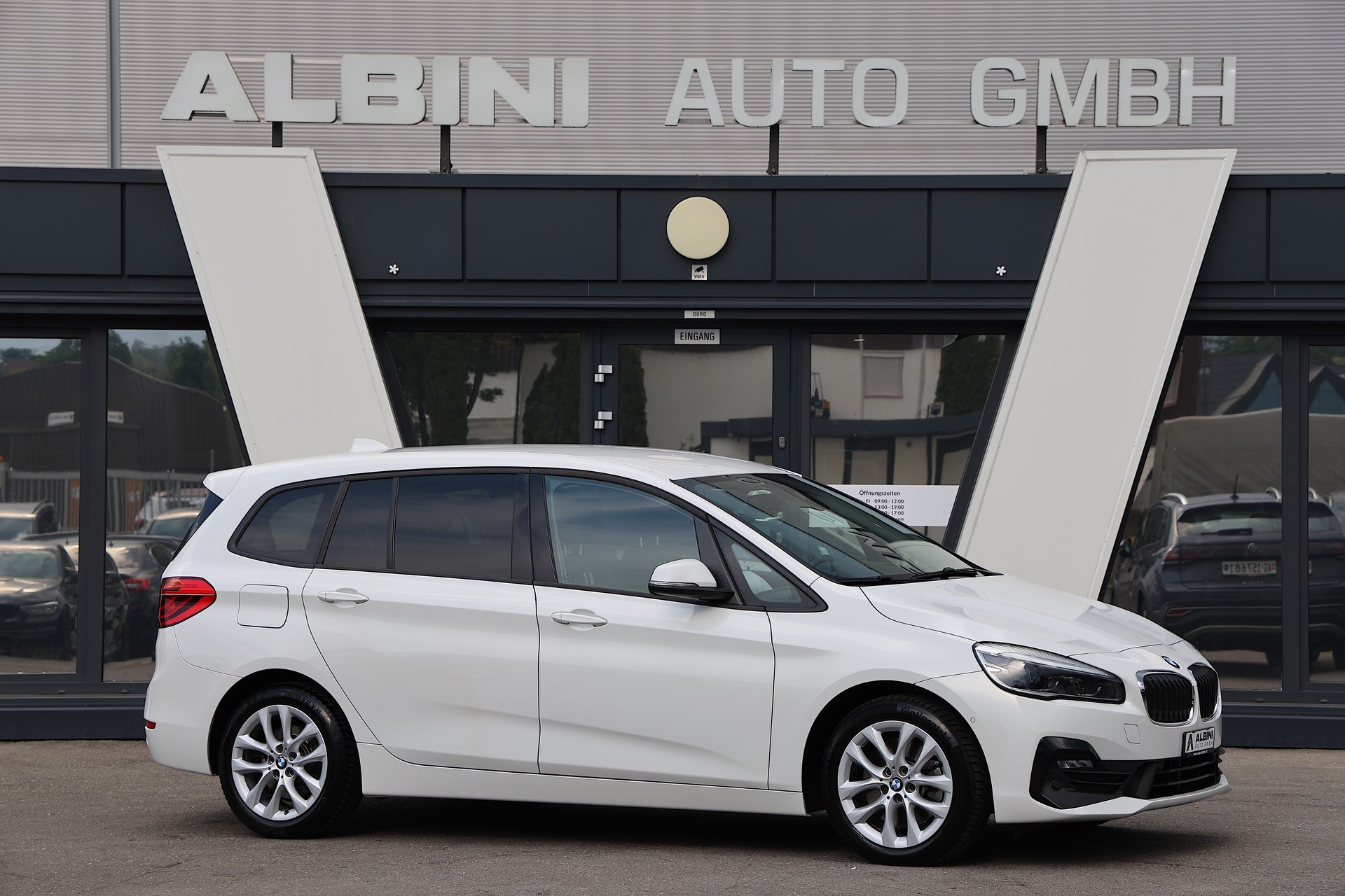 BMW 220d xDrive Gran Tourer Steptronic-showroom-element-1