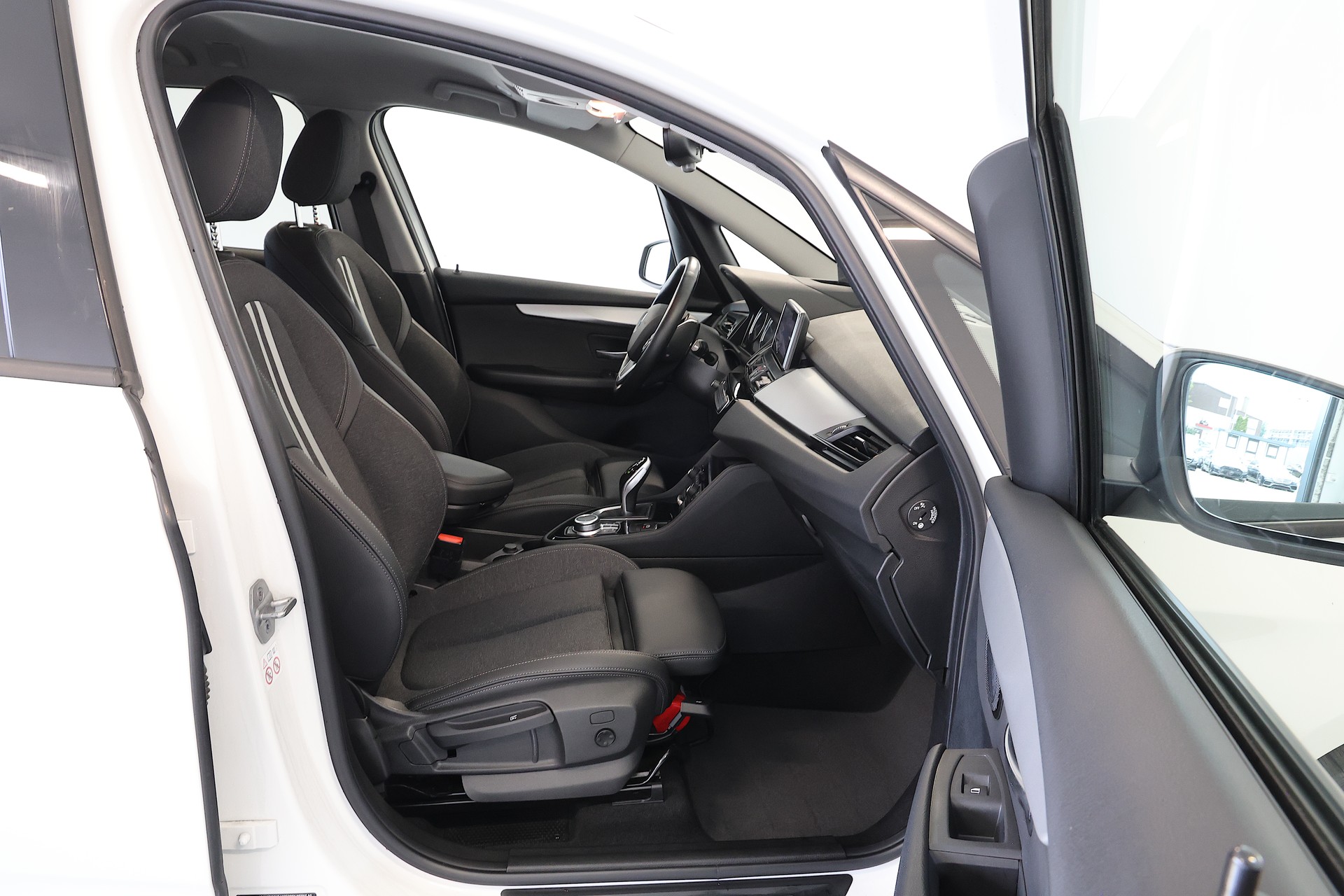 BMW 220d xDrive Gran Tourer Steptronic-image-13