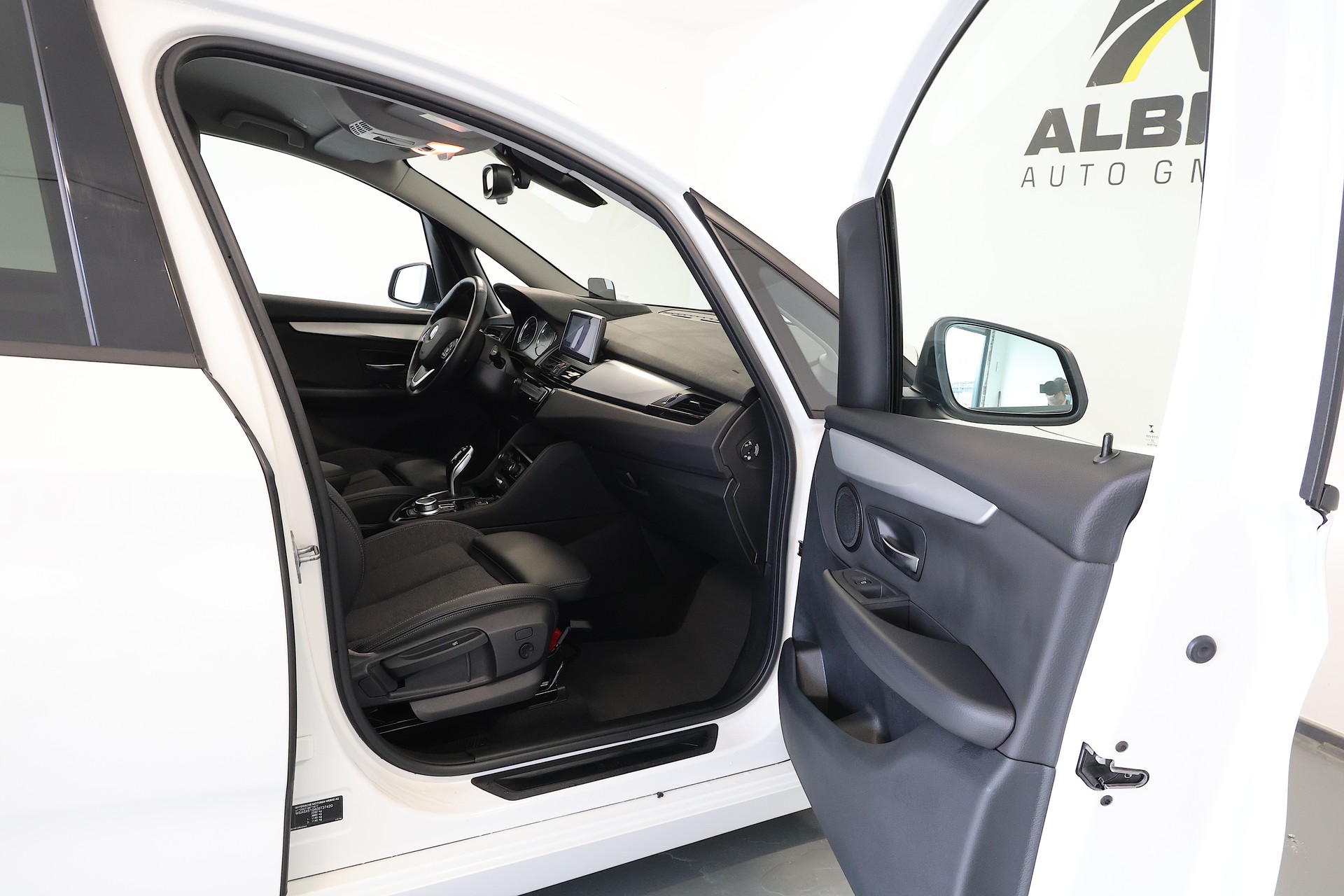 BMW 220d xDrive Gran Tourer Steptronic-image-12