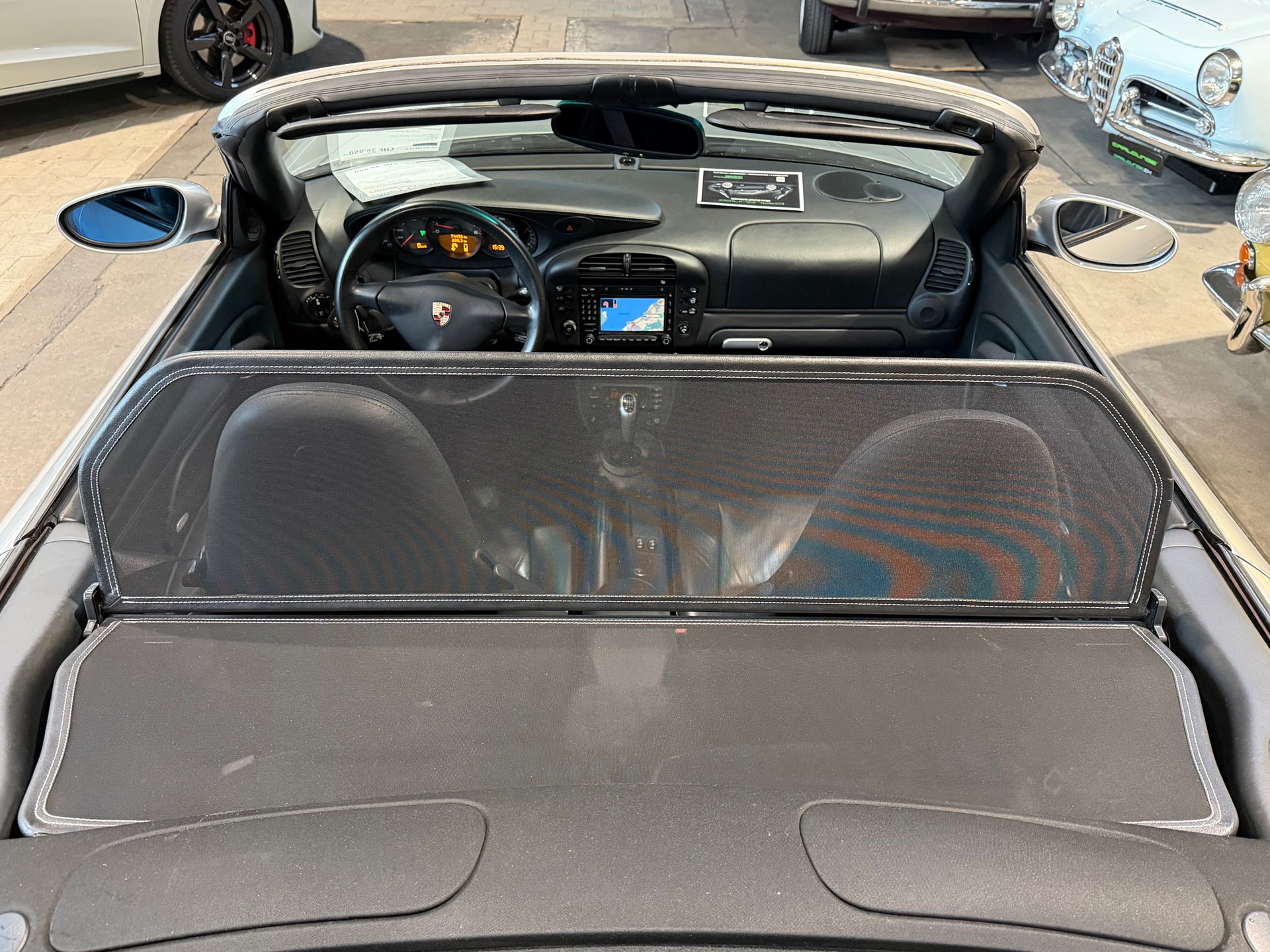 PORSCHE 911 Carrera 4 Cabrio-image-6