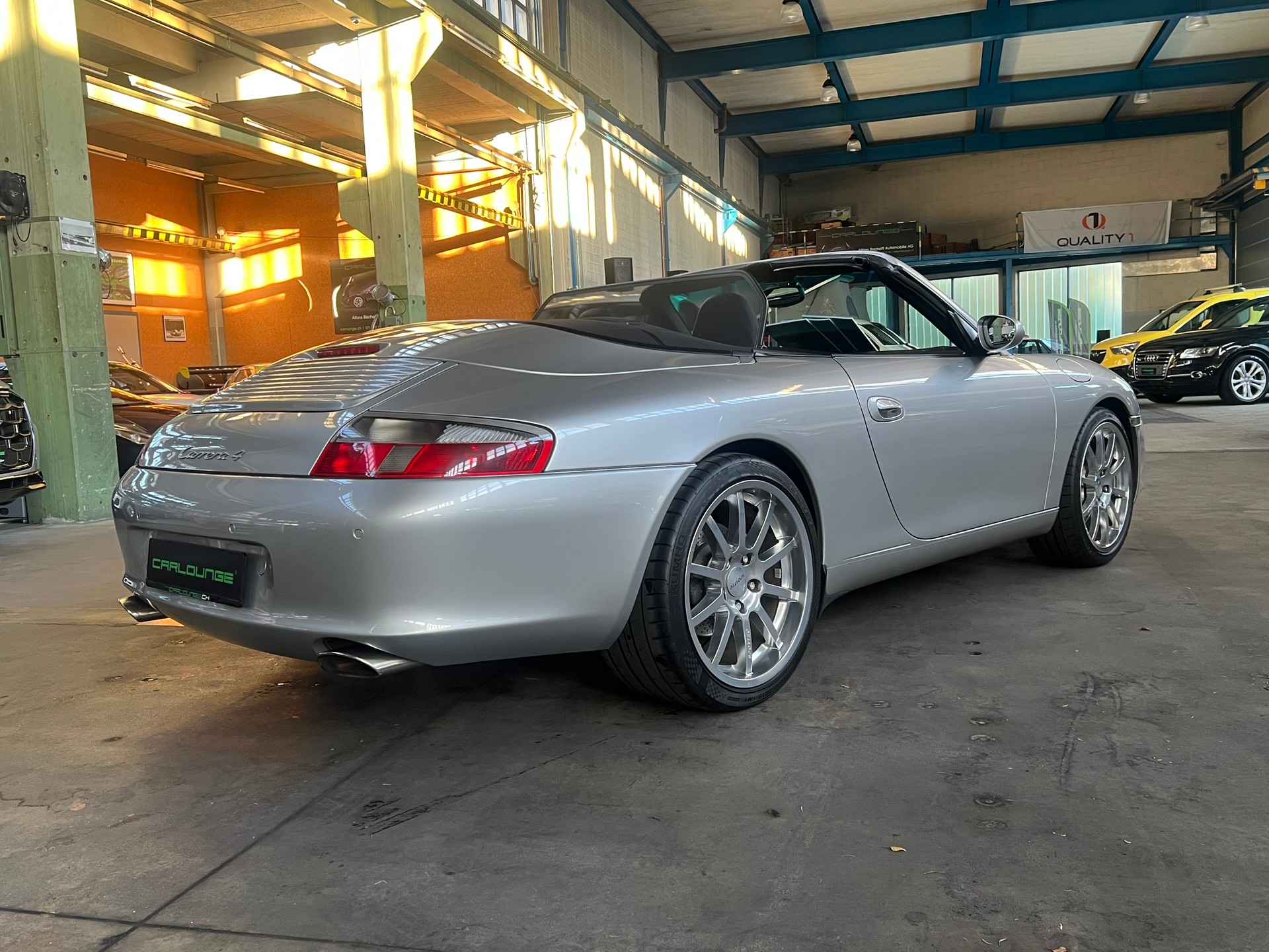 PORSCHE 911 Carrera 4 Cabrio-image-9