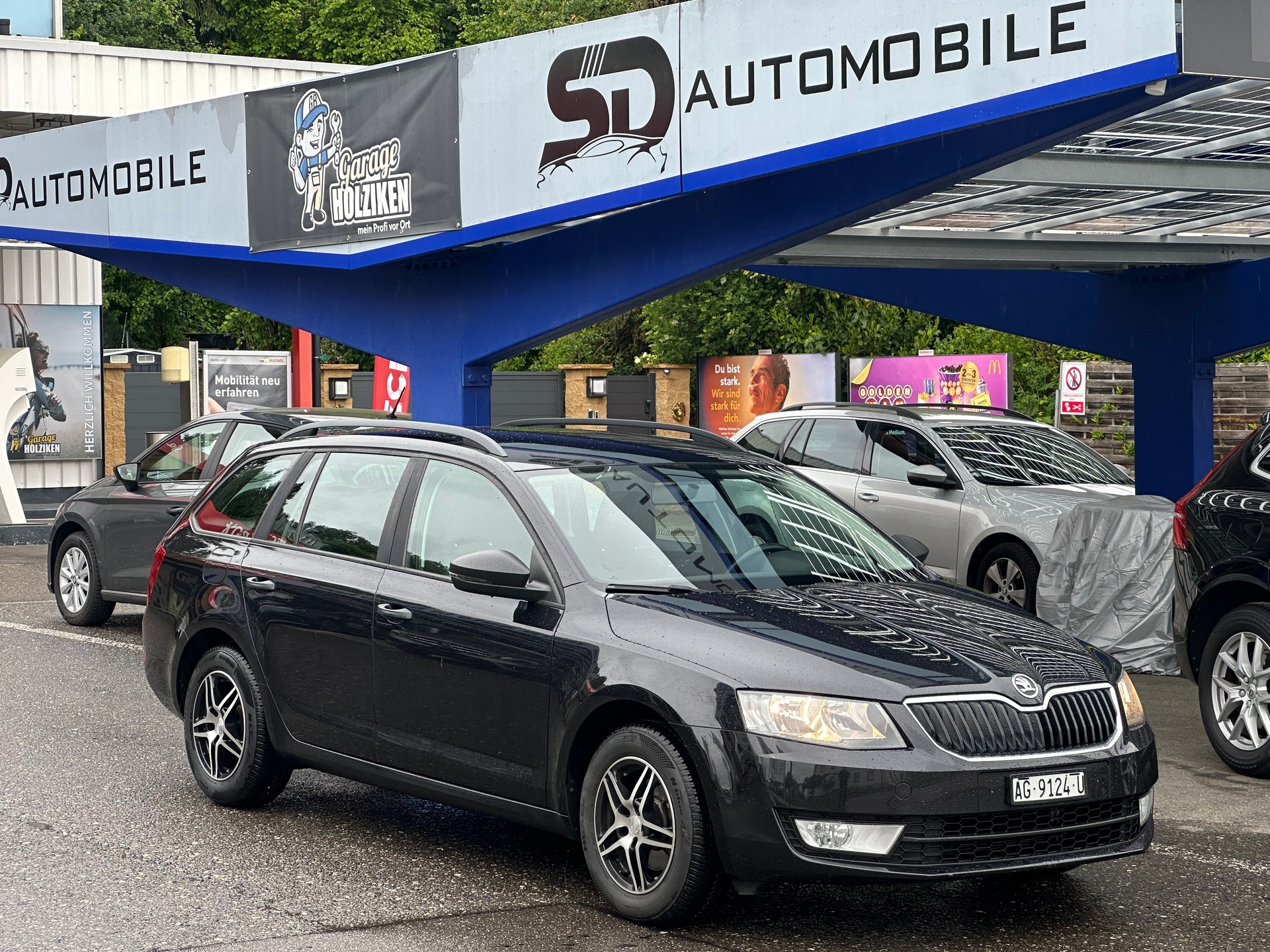 SKODA Octavia Combi 1.6 TDI Elegance-image-0