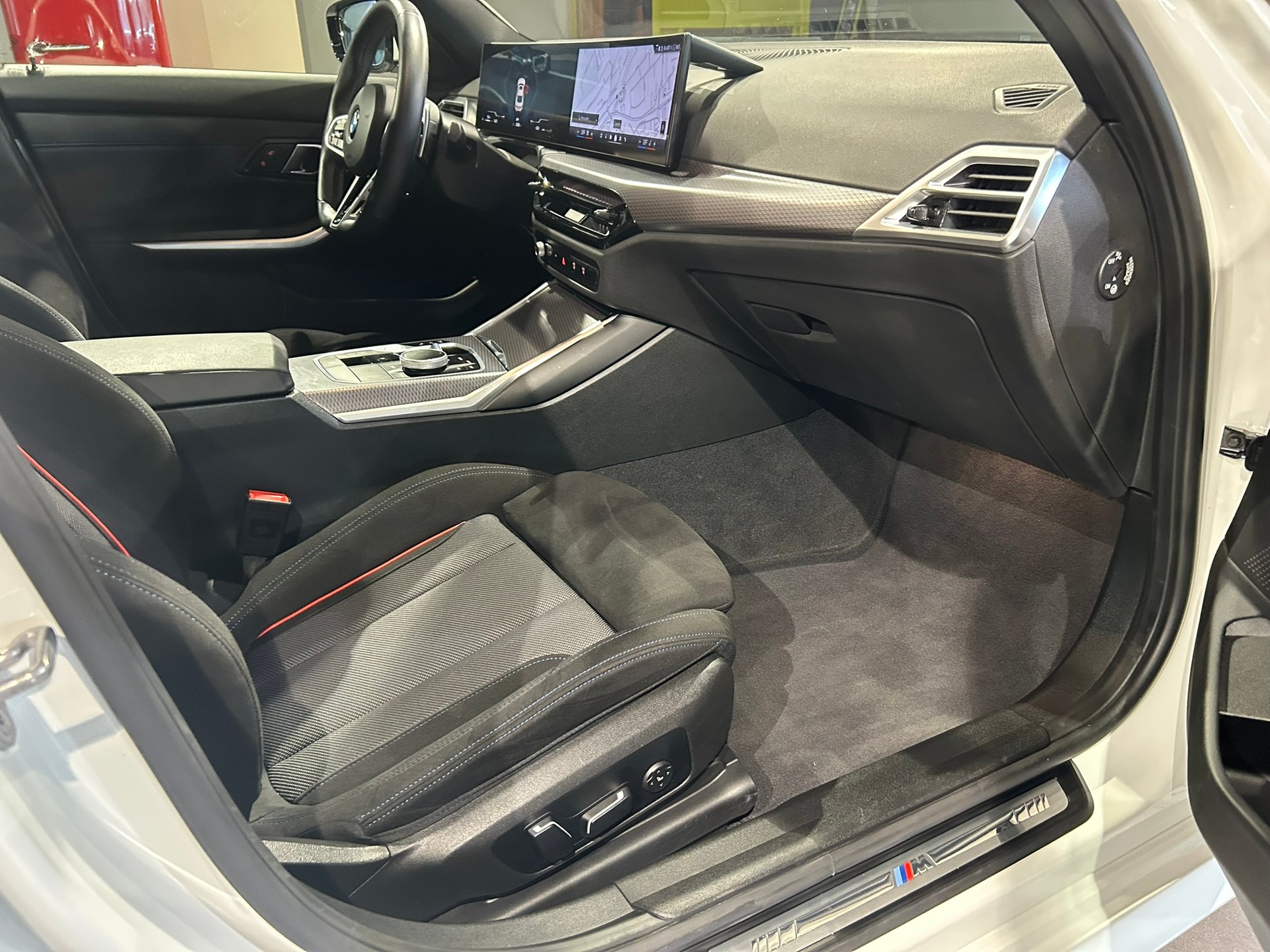 BMW 320d xDrive 48V Steptronic M Sport Pro-image-29