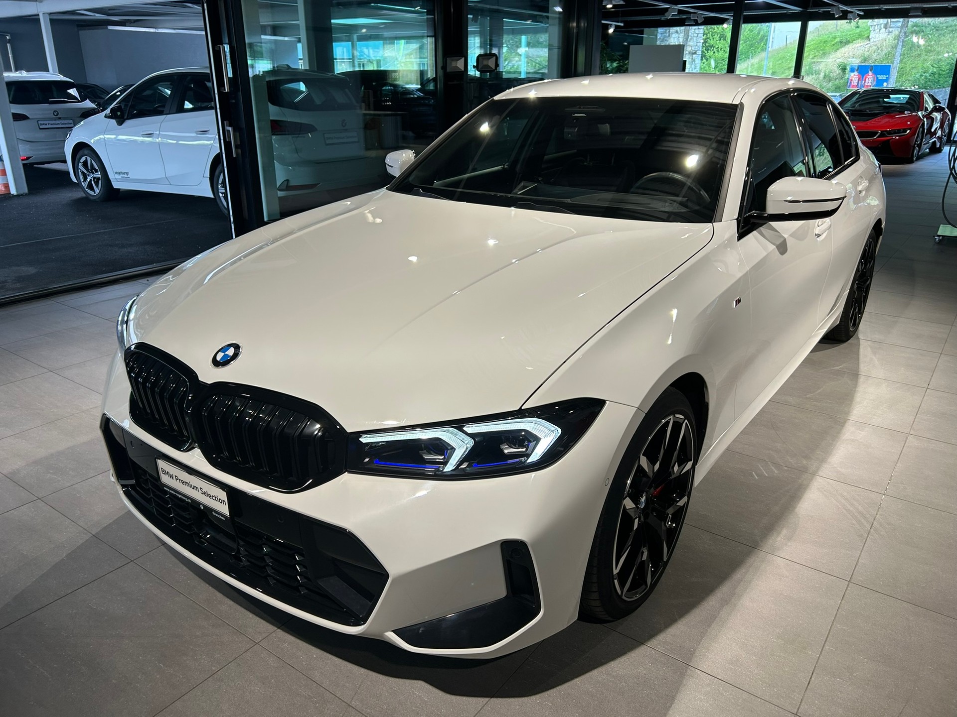 BMW 320d xDrive 48V Steptronic M Sport Pro-image-1