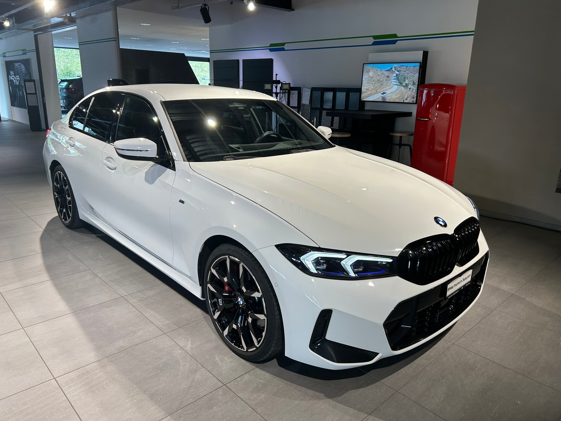 BMW 320d xDrive 48V Steptronic M Sport Pro-image-5