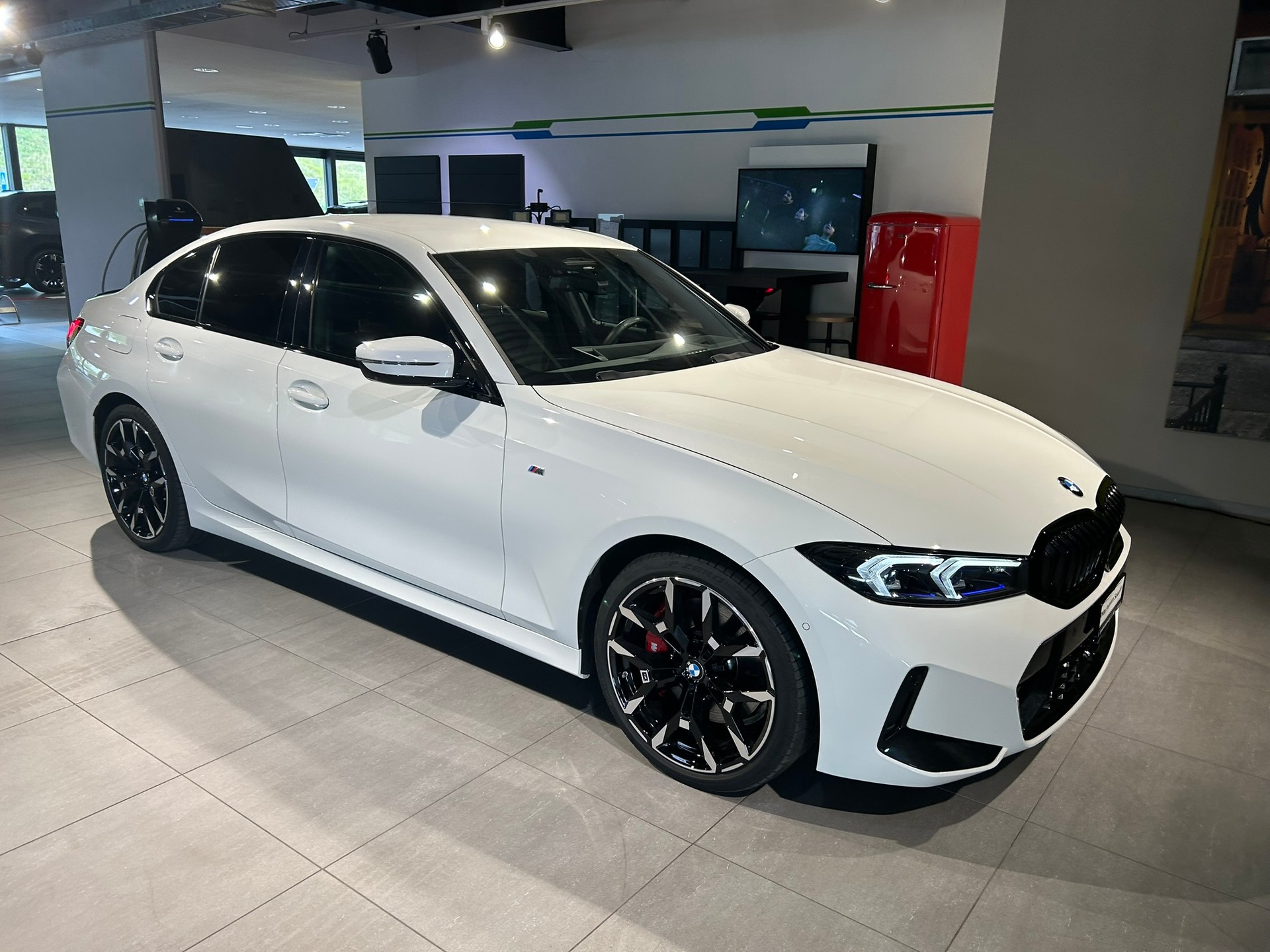 BMW 320d xDrive 48V Steptronic M Sport Pro-image-4
