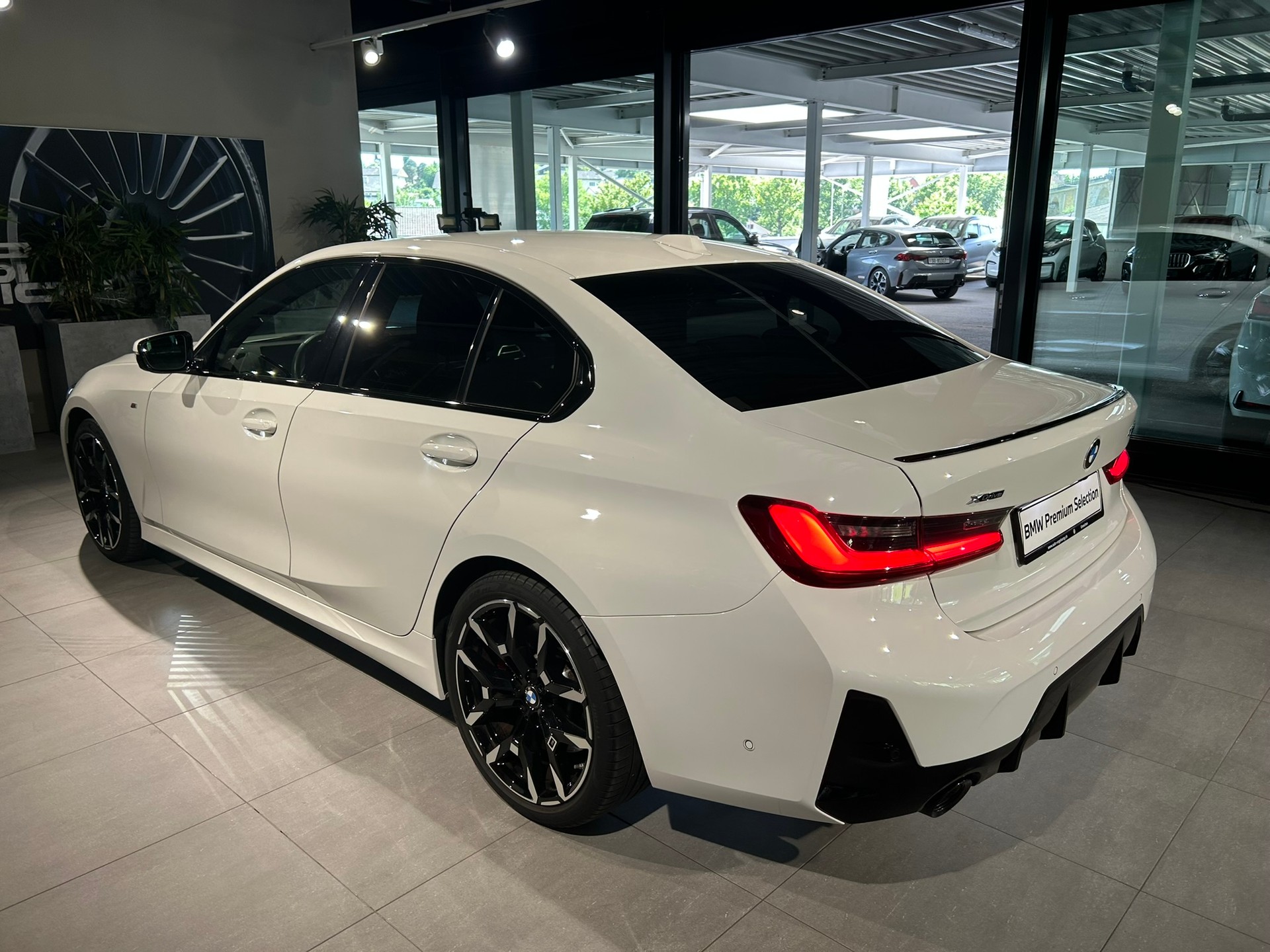 BMW 320d xDrive 48V Steptronic M Sport Pro-image-9