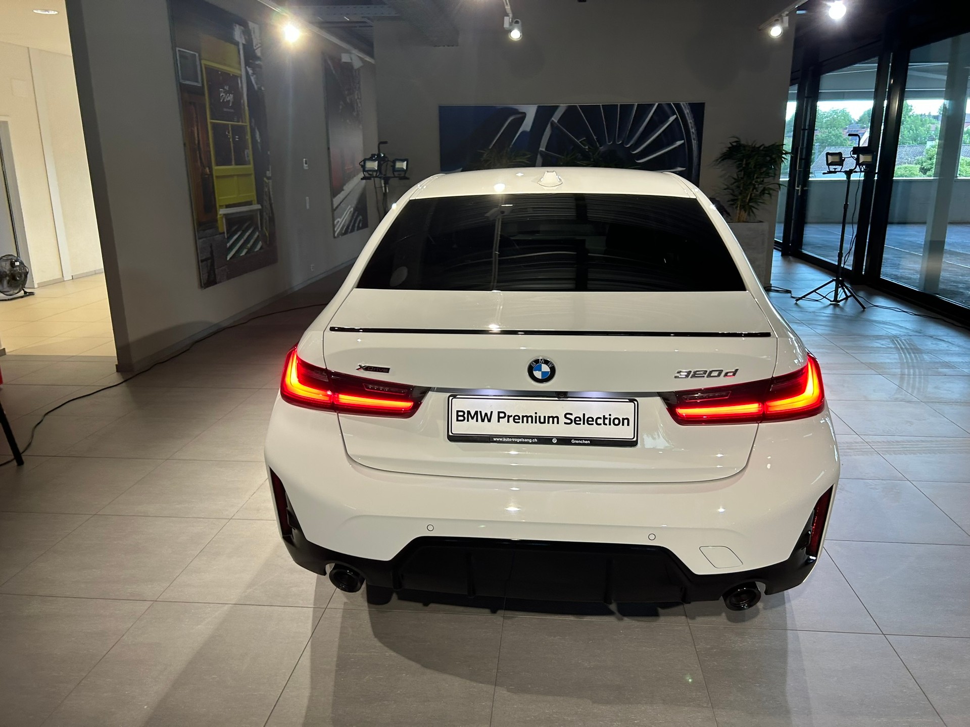 BMW 320d xDrive 48V Steptronic M Sport Pro-image-11