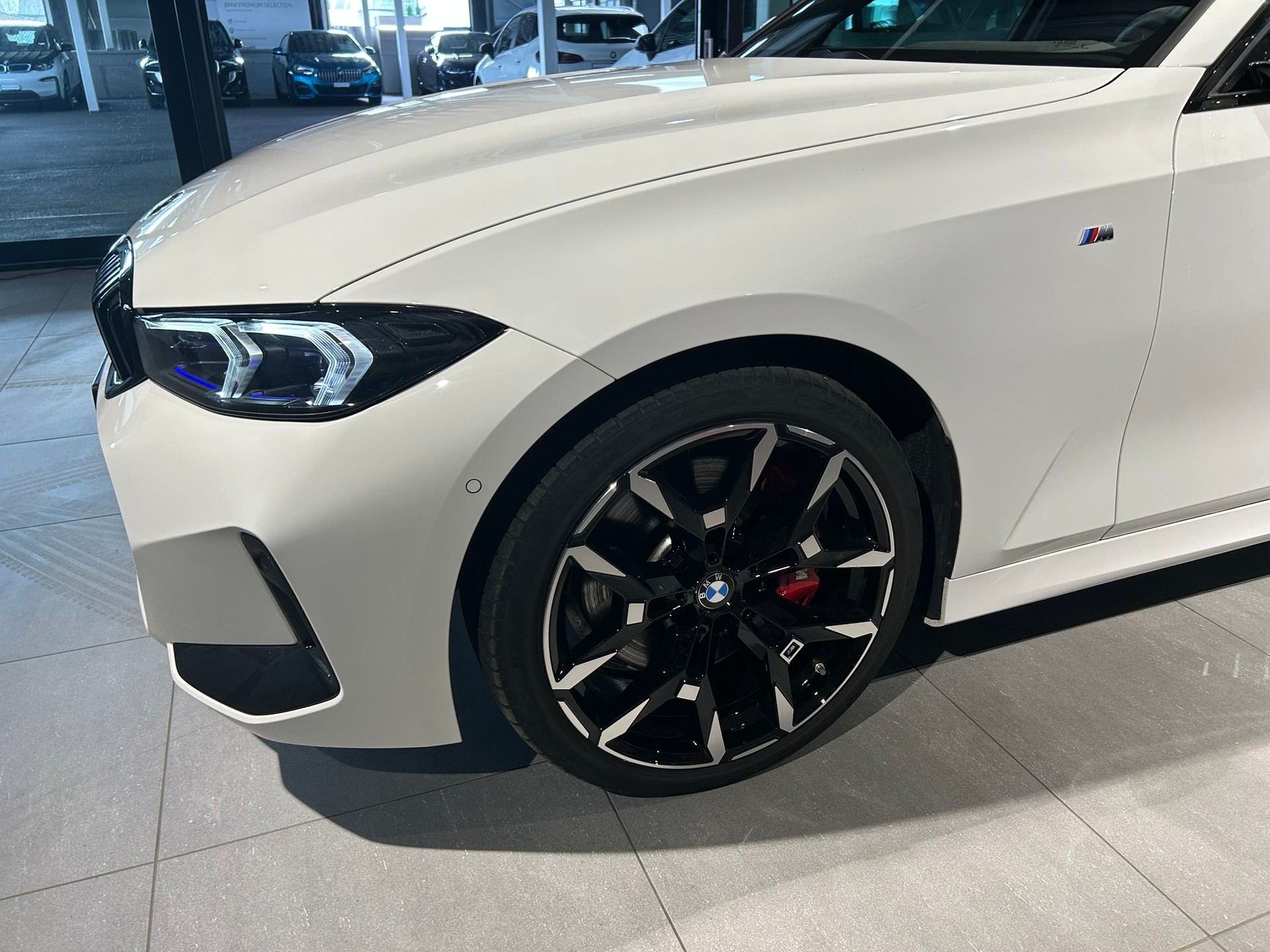 BMW 320d xDrive 48V Steptronic M Sport Pro-image-16