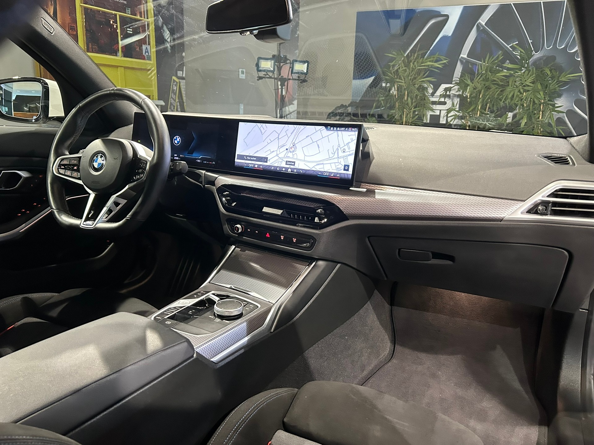 BMW 320d xDrive 48V Steptronic M Sport Pro-image-23