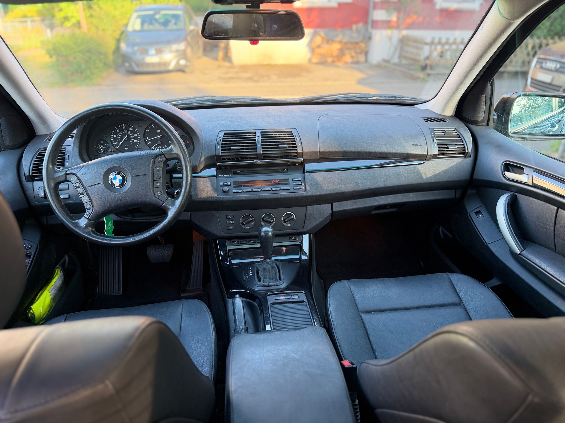 BMW X5 3.0i-image-7