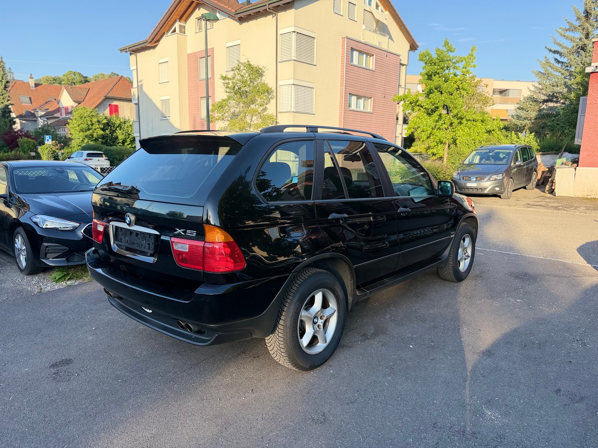 BMW X5 3.0i-image-5