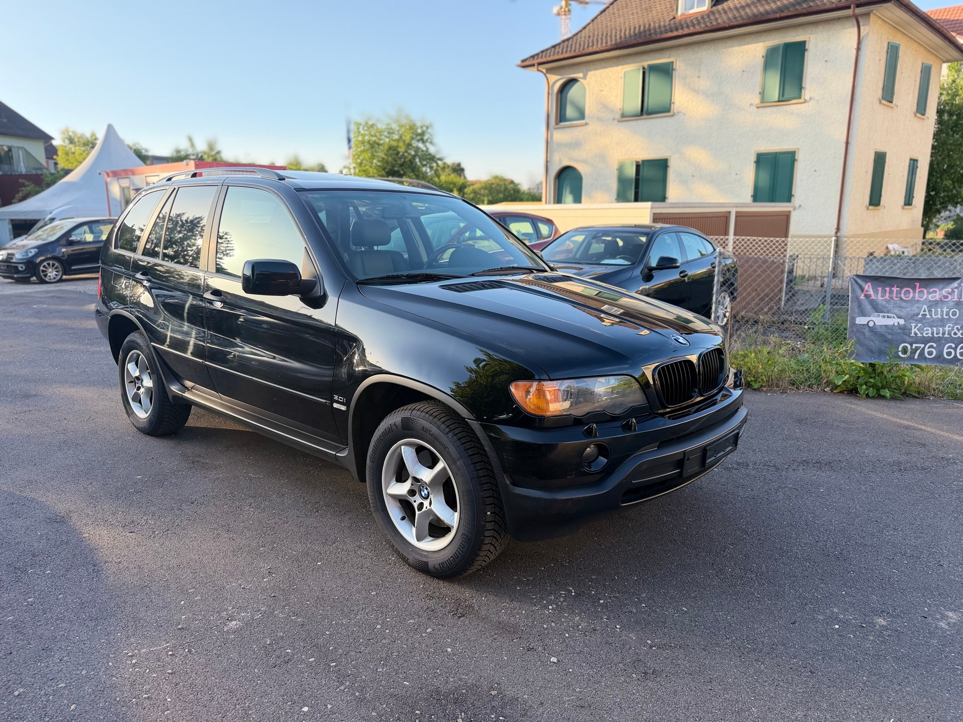 BMW X5 3.0i-image-6