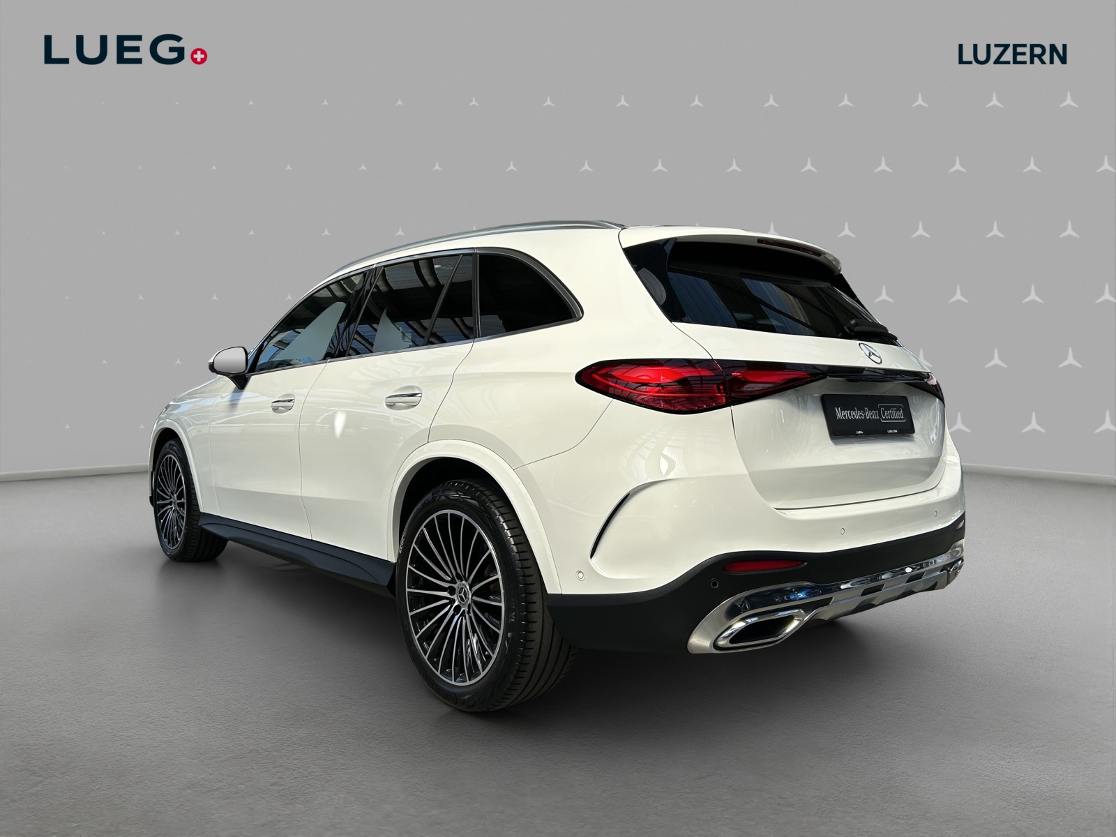 MERCEDES-BENZ GLC 300 4Matic AMG Line 9G-Tronic-image-2