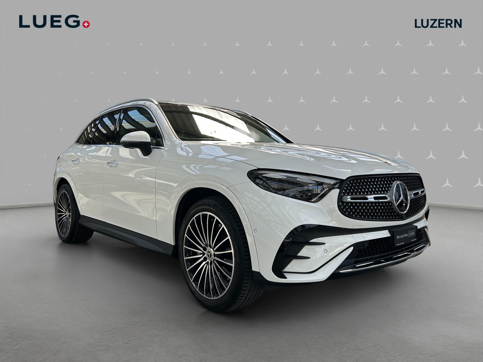 MERCEDES-BENZ GLC 300 4Matic AMG Line 9G-Tronic-image-4
