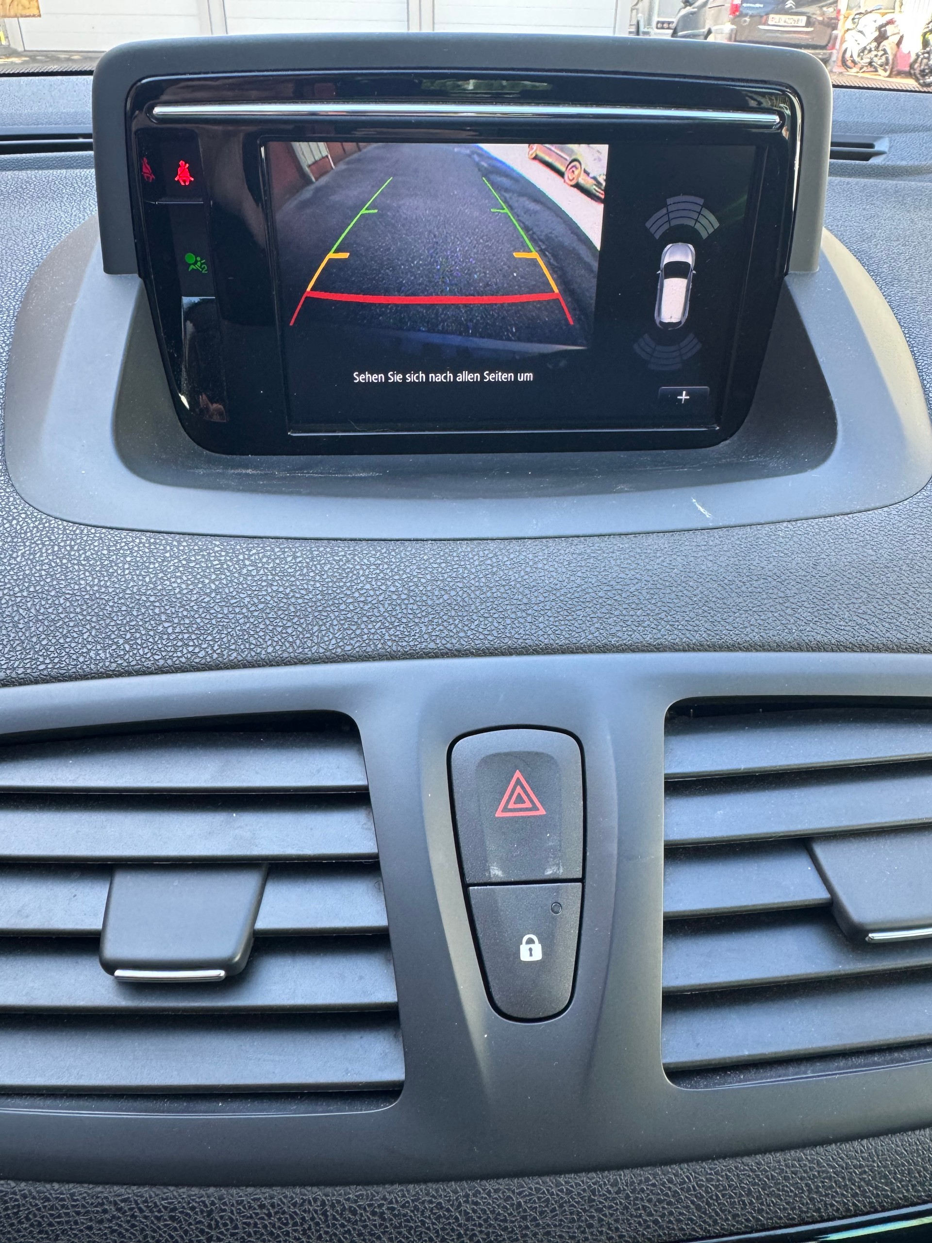 RENAULT Mégane Grandtour 1.2 16V Turbo Bose EDC-image-10