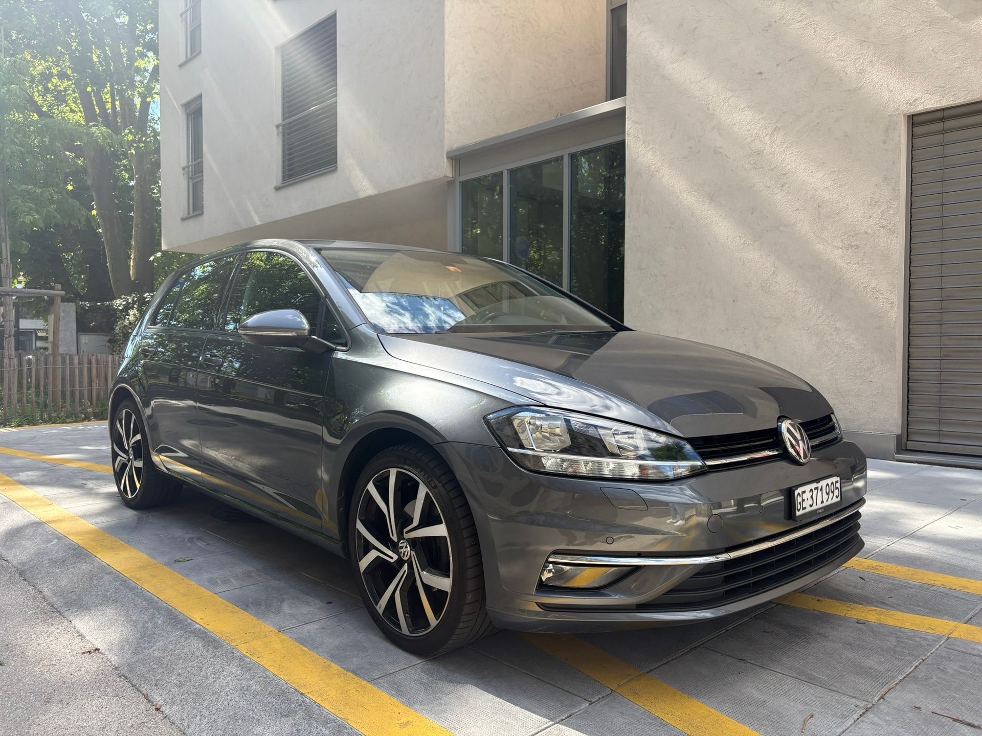 VW 2.0 TDI Comfortline DSG 4m-image-1