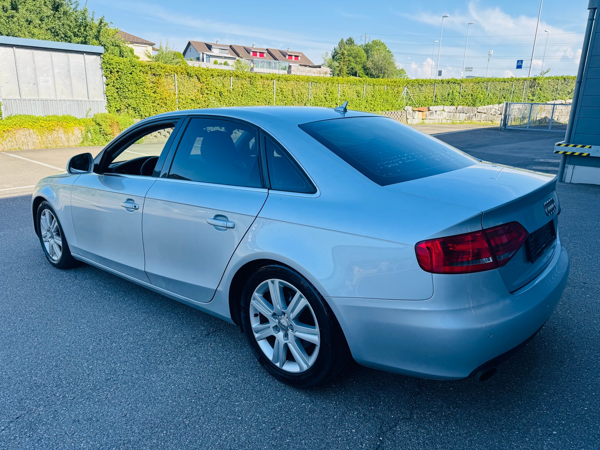 AUDI A4 Limousine 3.2 FSI quattro-image-5