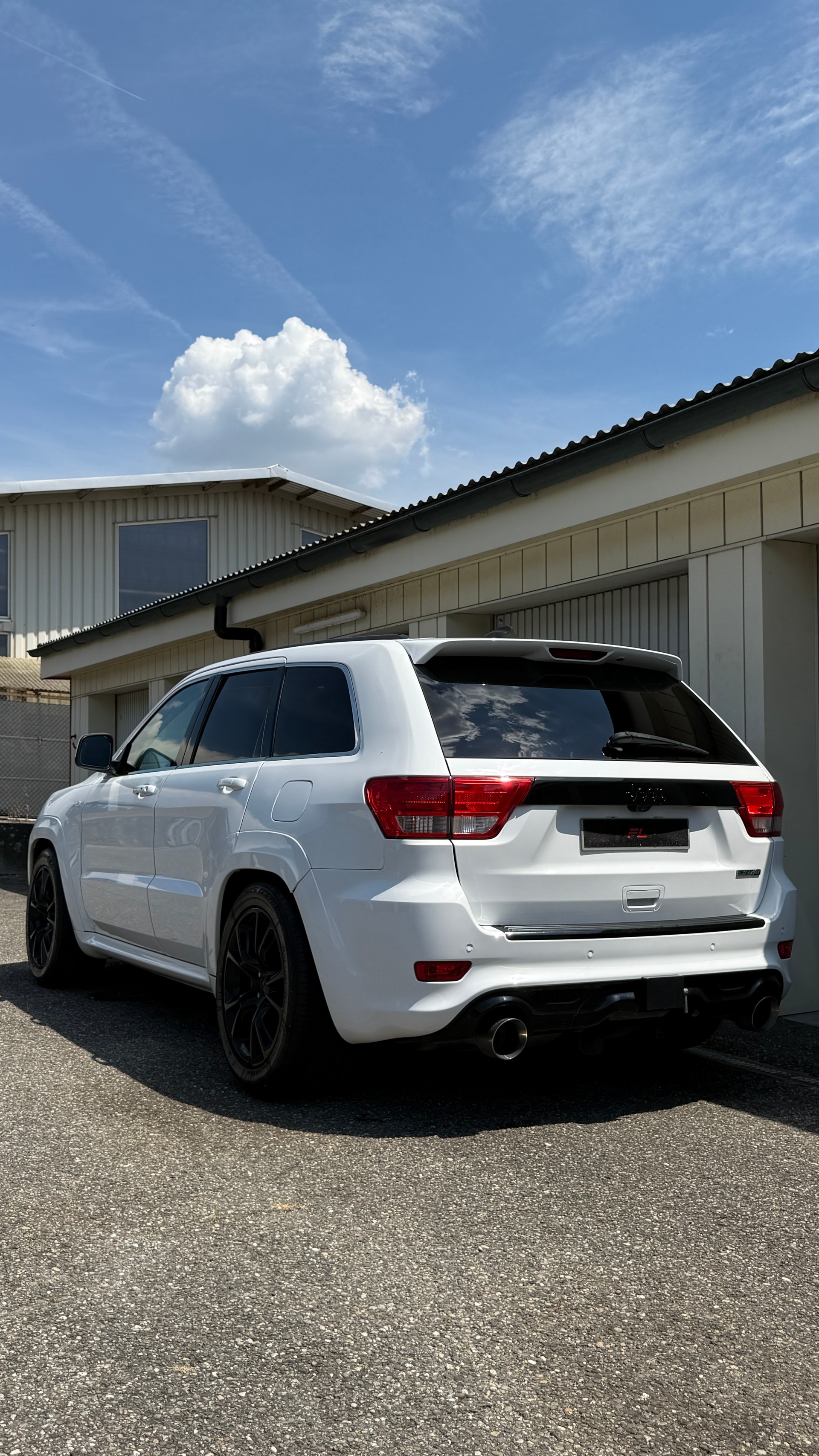 JEEP 6.4 V8 HEMI SRT8-image-3