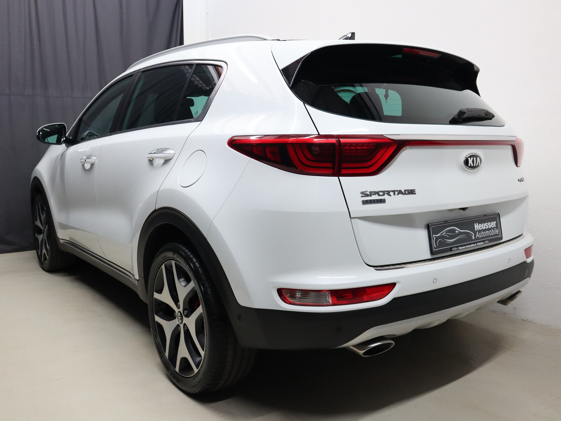 KIA Sportage 2.0CRDi Style GT Line 4WD Automat - Panorama - Navi - DAB+ - JBL - Kamera - 185 PS-image-4